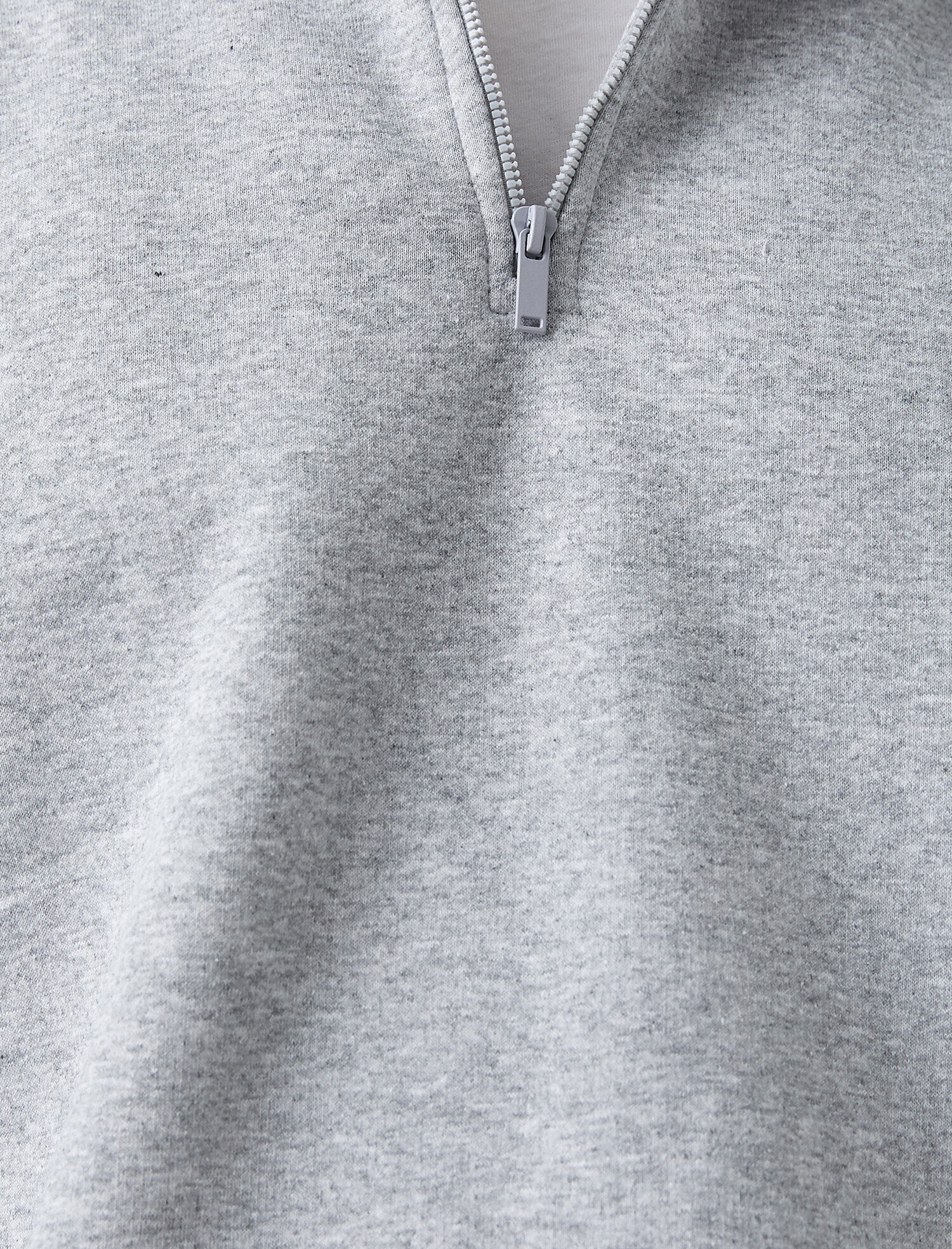   Dik Yaka Yarım Fermuarlı Sweatshirt