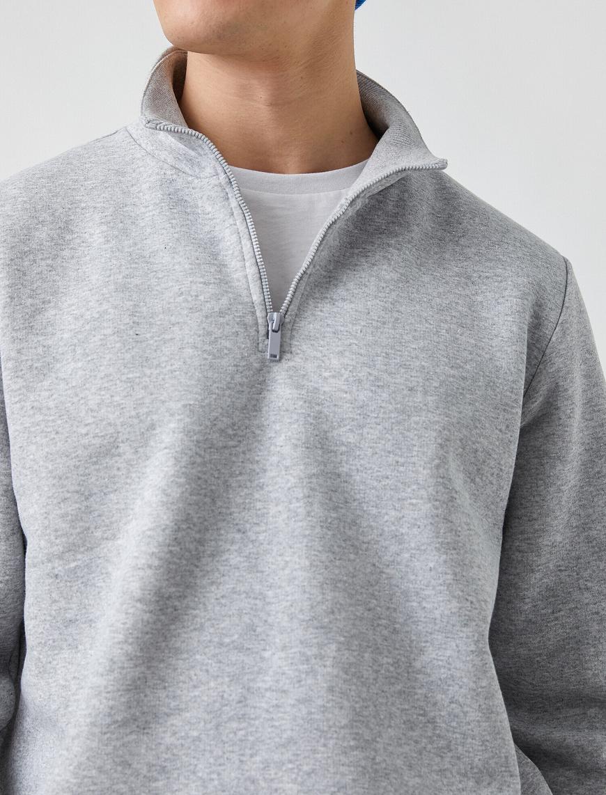   Dik Yaka Yarım Fermuarlı Sweatshirt
