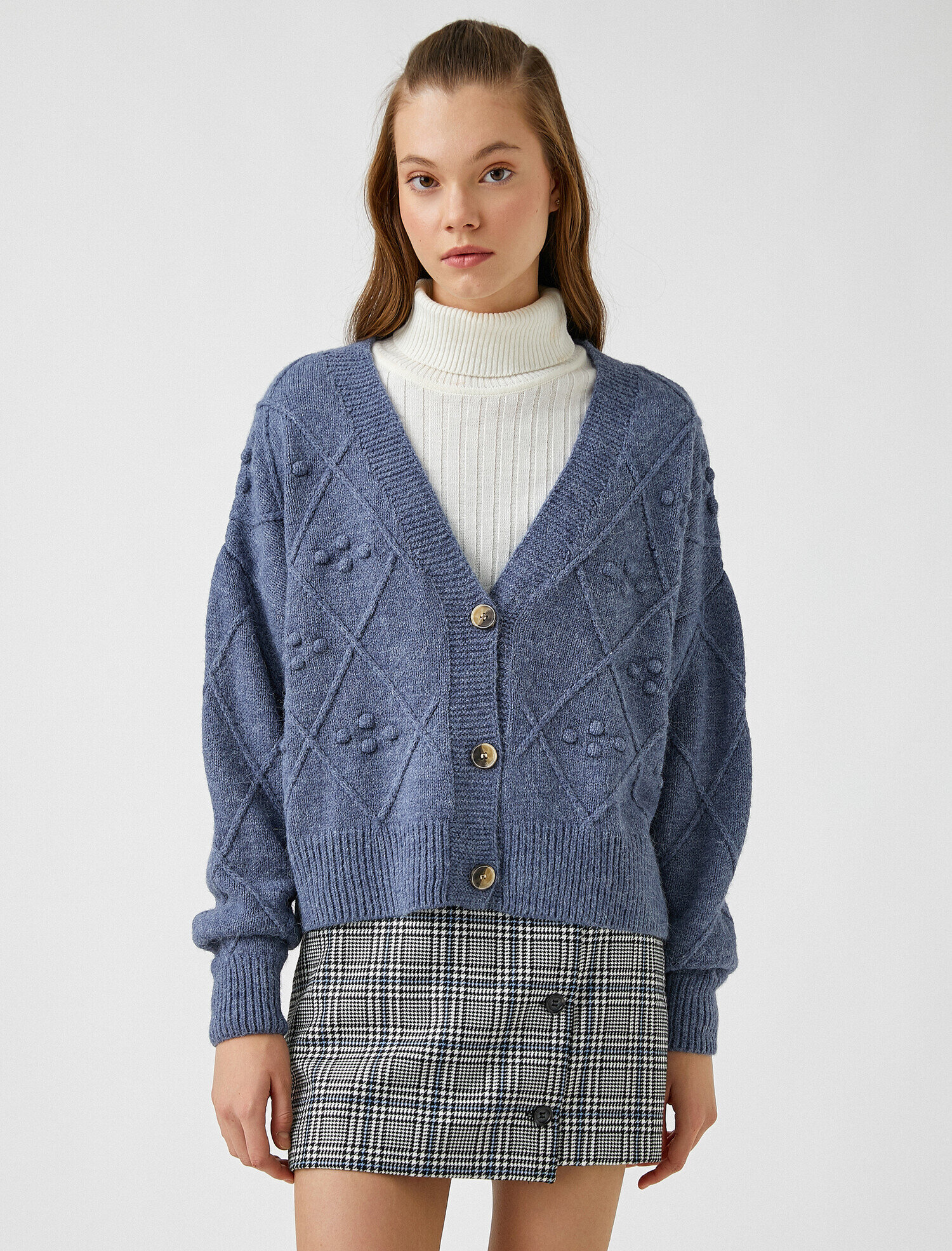   V Yaka Düğmeli Uzun Kollu Hırka