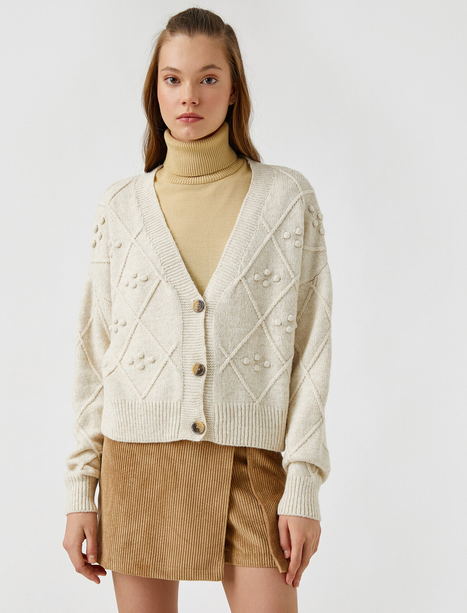   V Yaka Düğmeli Uzun Kollu Hırka