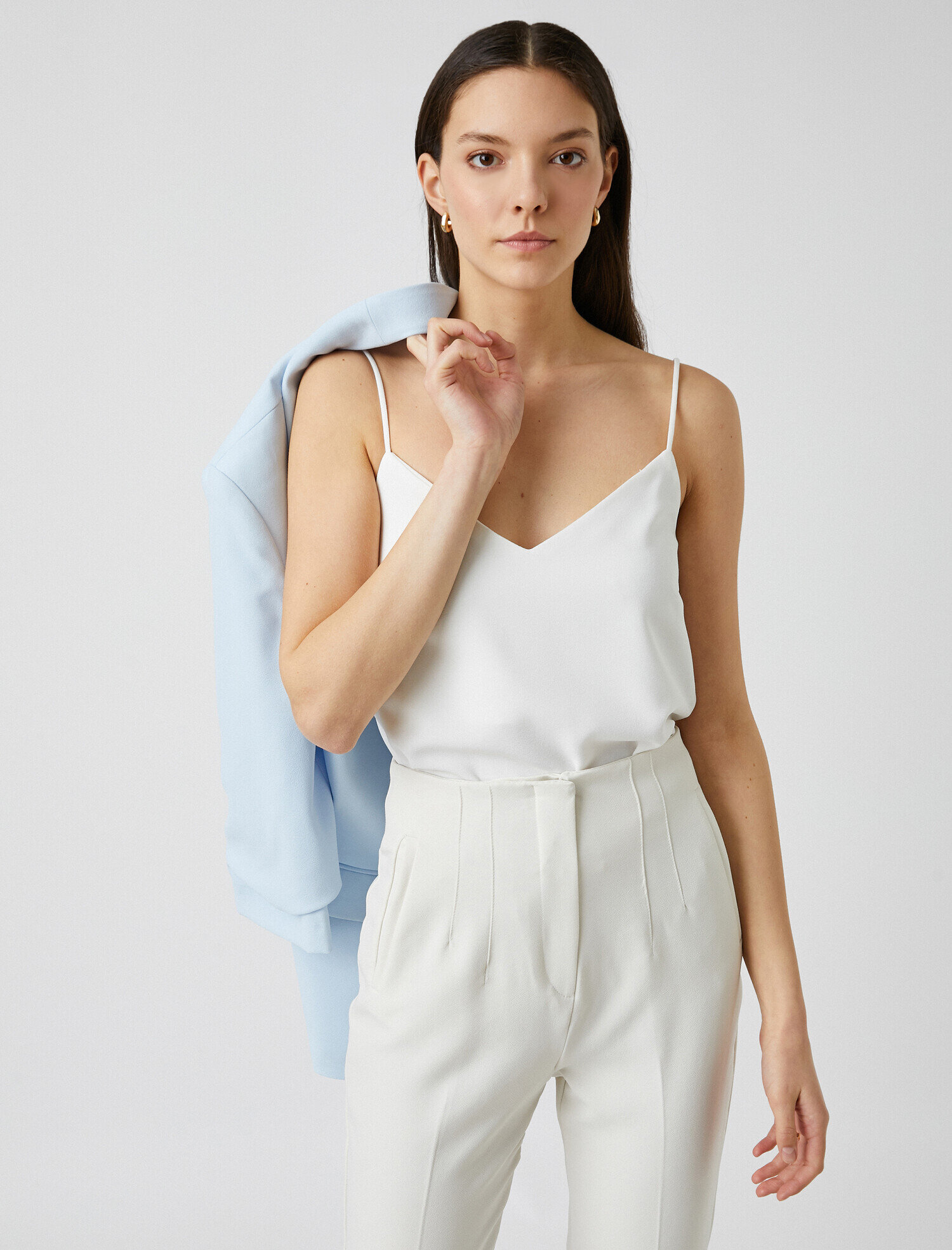   V Yaka Dikiş Detaylı Atlet