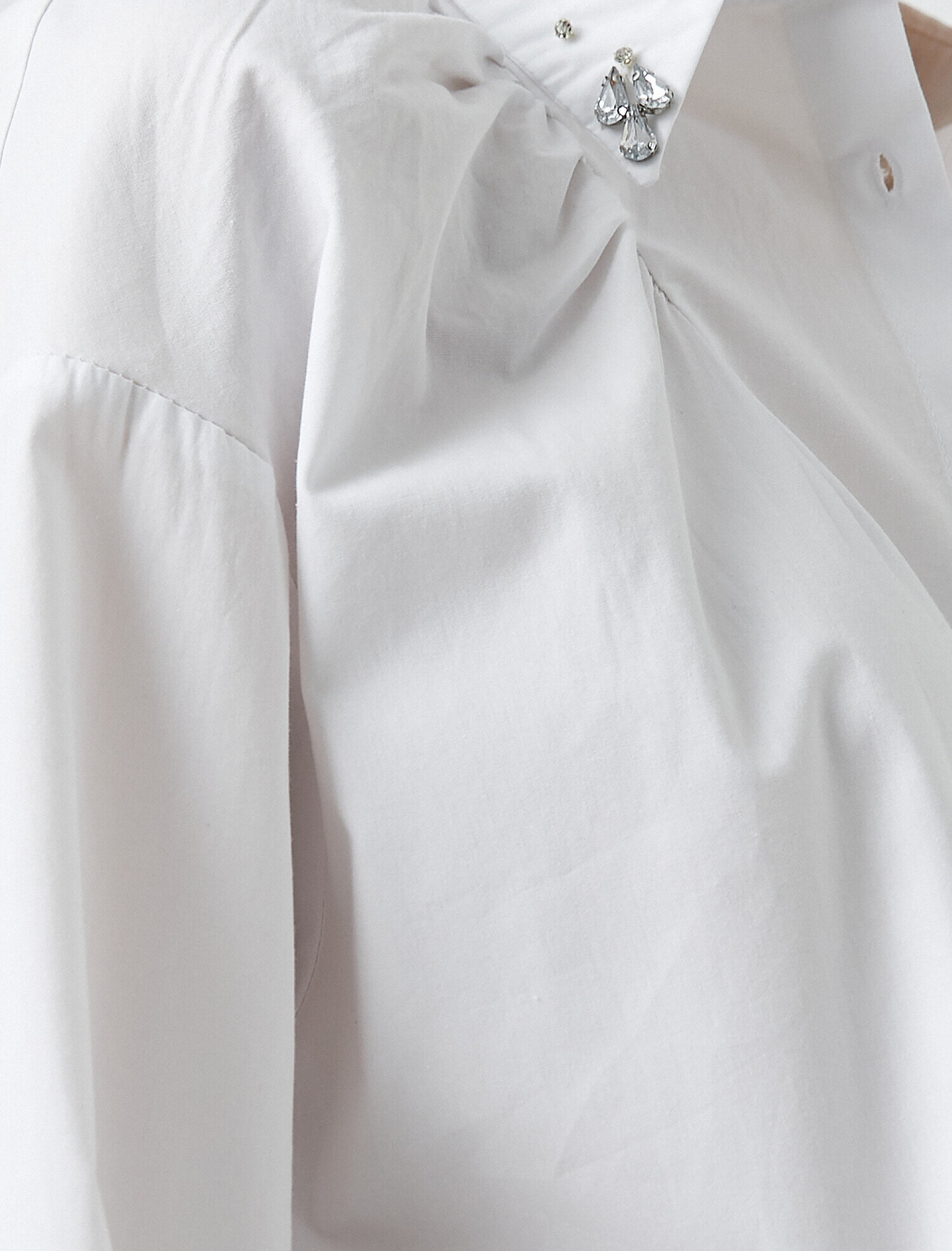   Yakası İşlemeli Uzun Kollu Gömlek