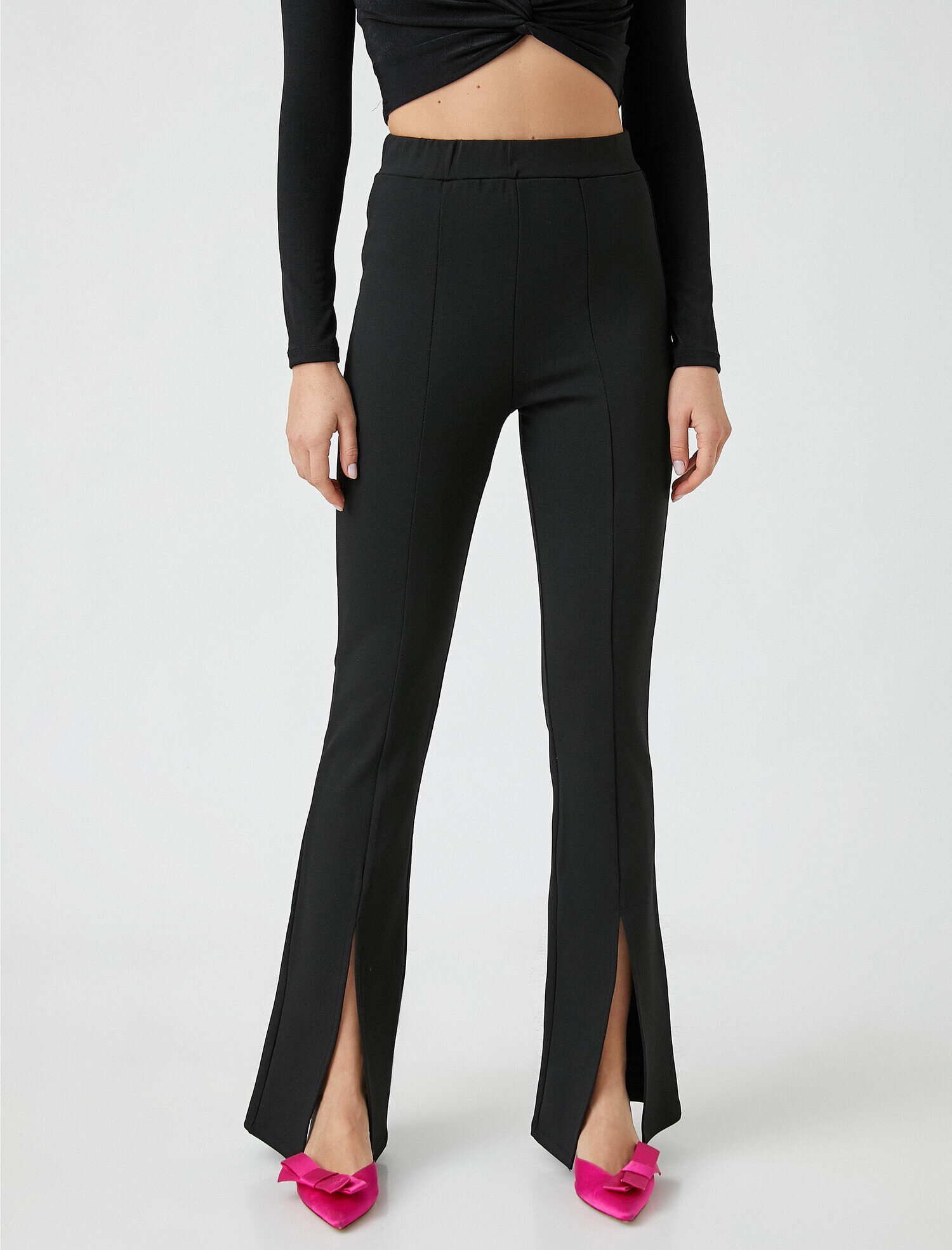   Paçası Yırtmaçlı Pantolon