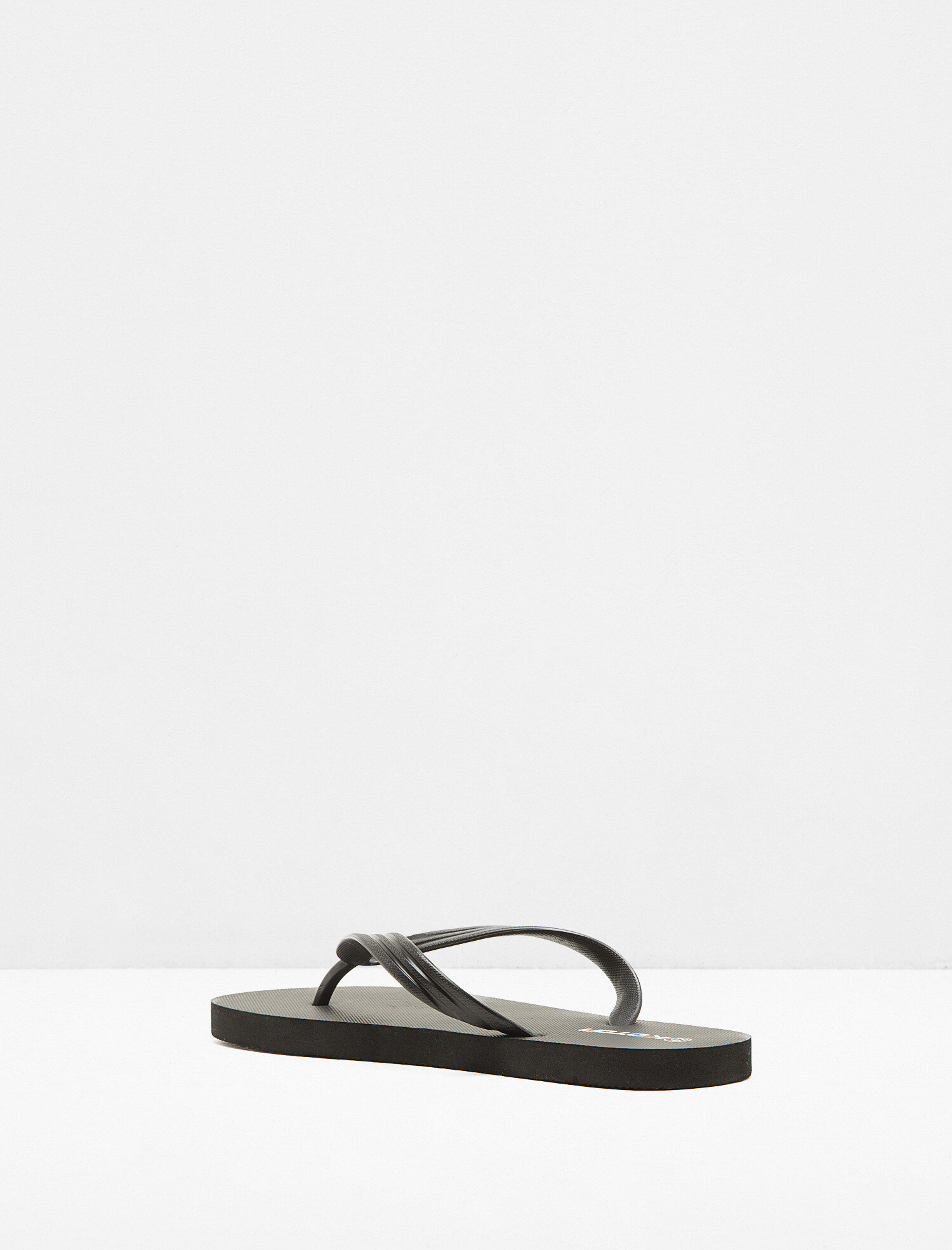  Erkek Basic Parmak Arası Terlik