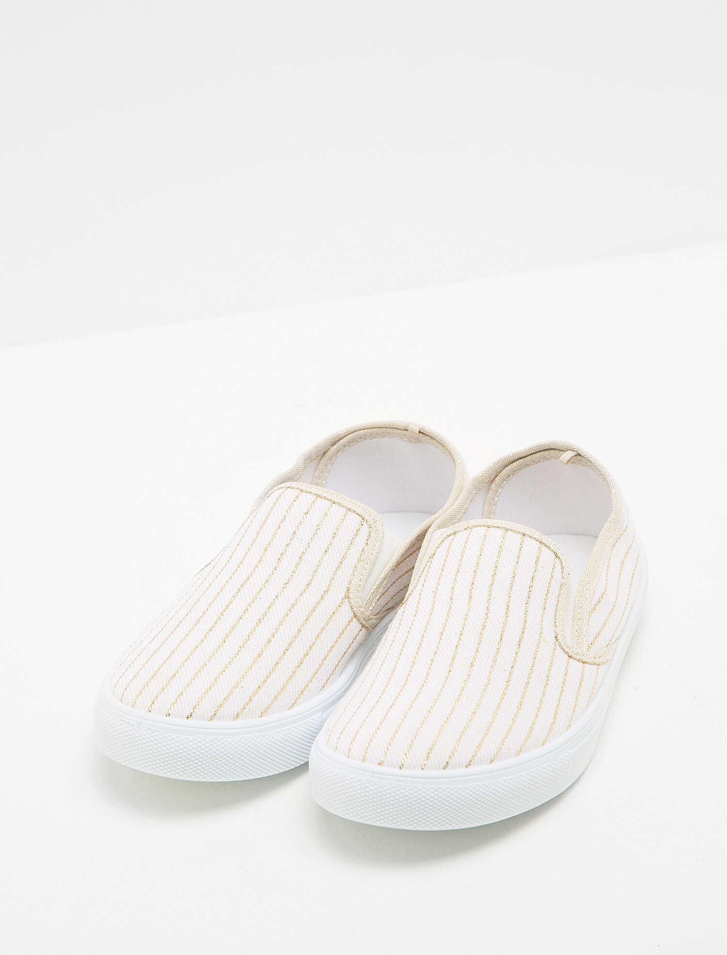  Kadın Bağcıksız Ayakkabı