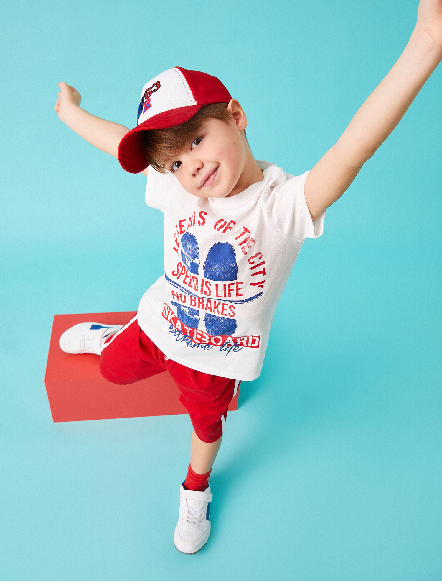  Erkek Çocuk Kaykay Baskılı Kısa Kollu Tişört Pamuklu