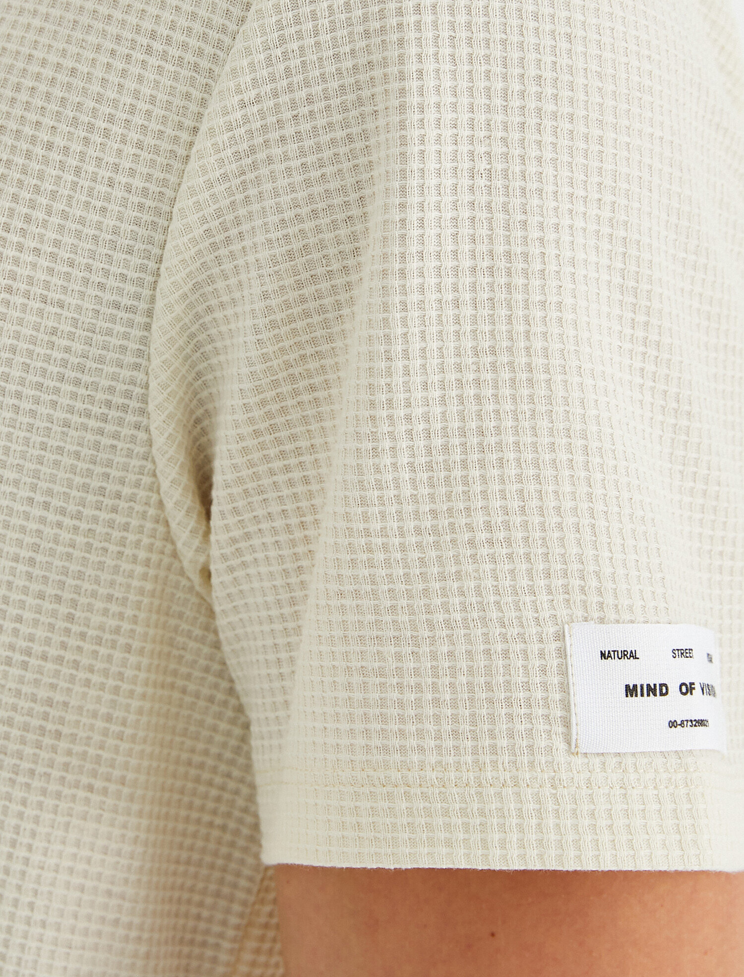   Standart Fit Kolu Etiketli Tişört