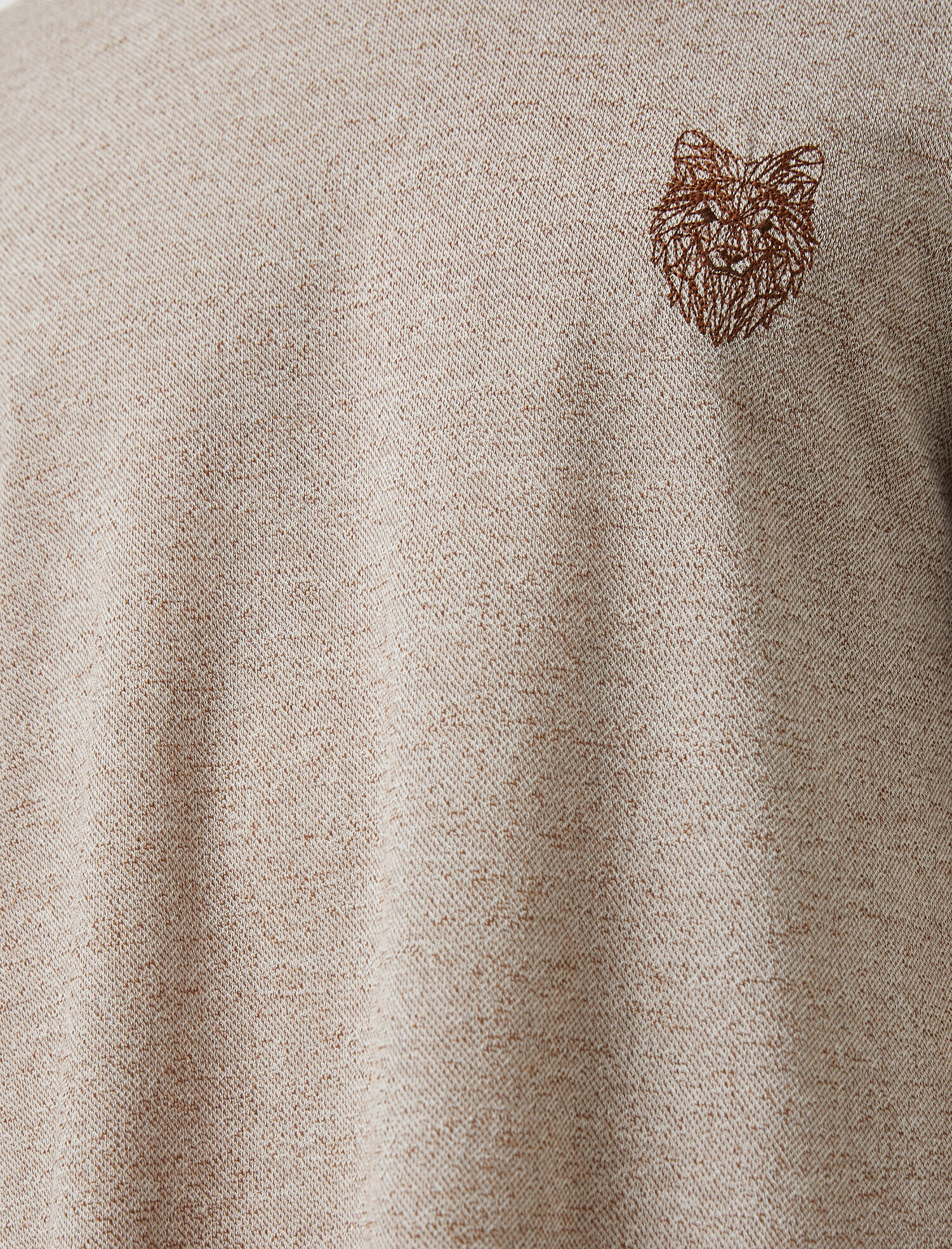   Dokulu Kurt İşlemeli Tişört