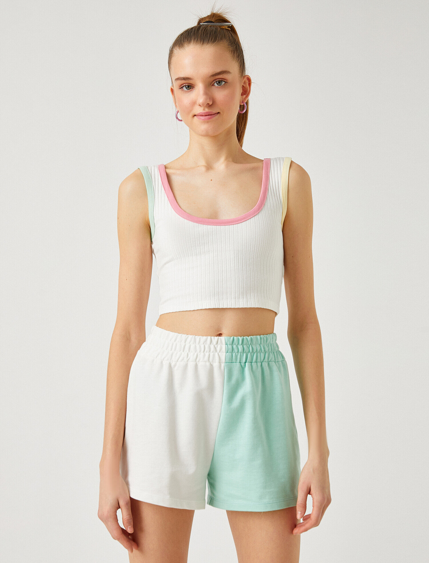   Oyuk Yaka Crop Atlet