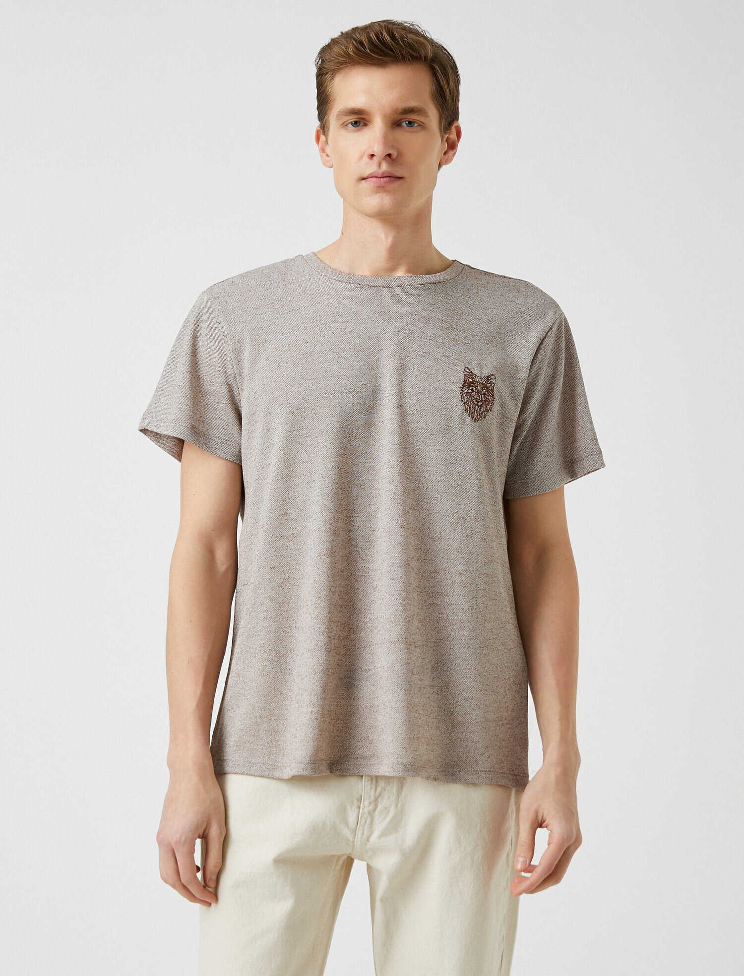   Dokulu Kurt İşlemeli Tişört