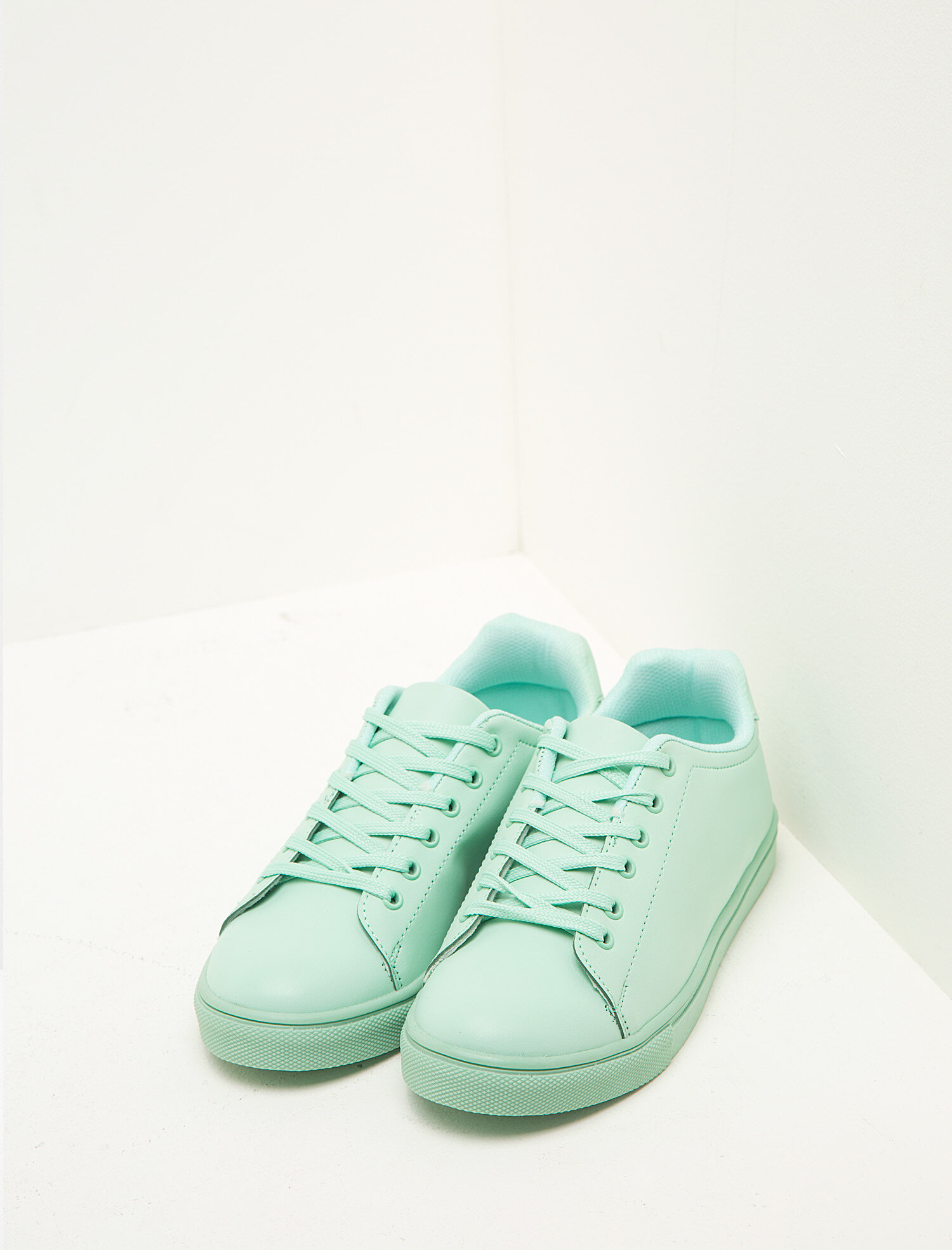  Kadın Bağcıklı Spor Ayakkabı