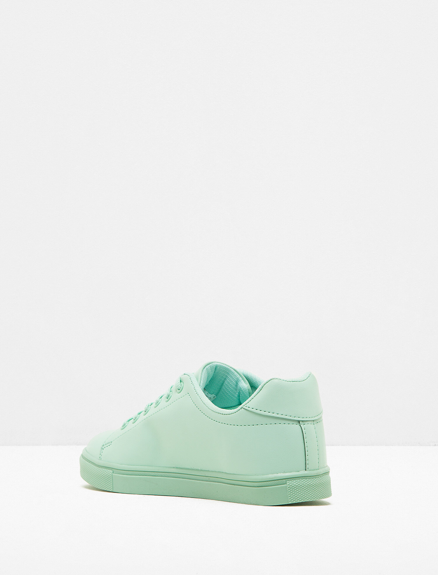  Kadın Bağcıklı Spor Ayakkabı