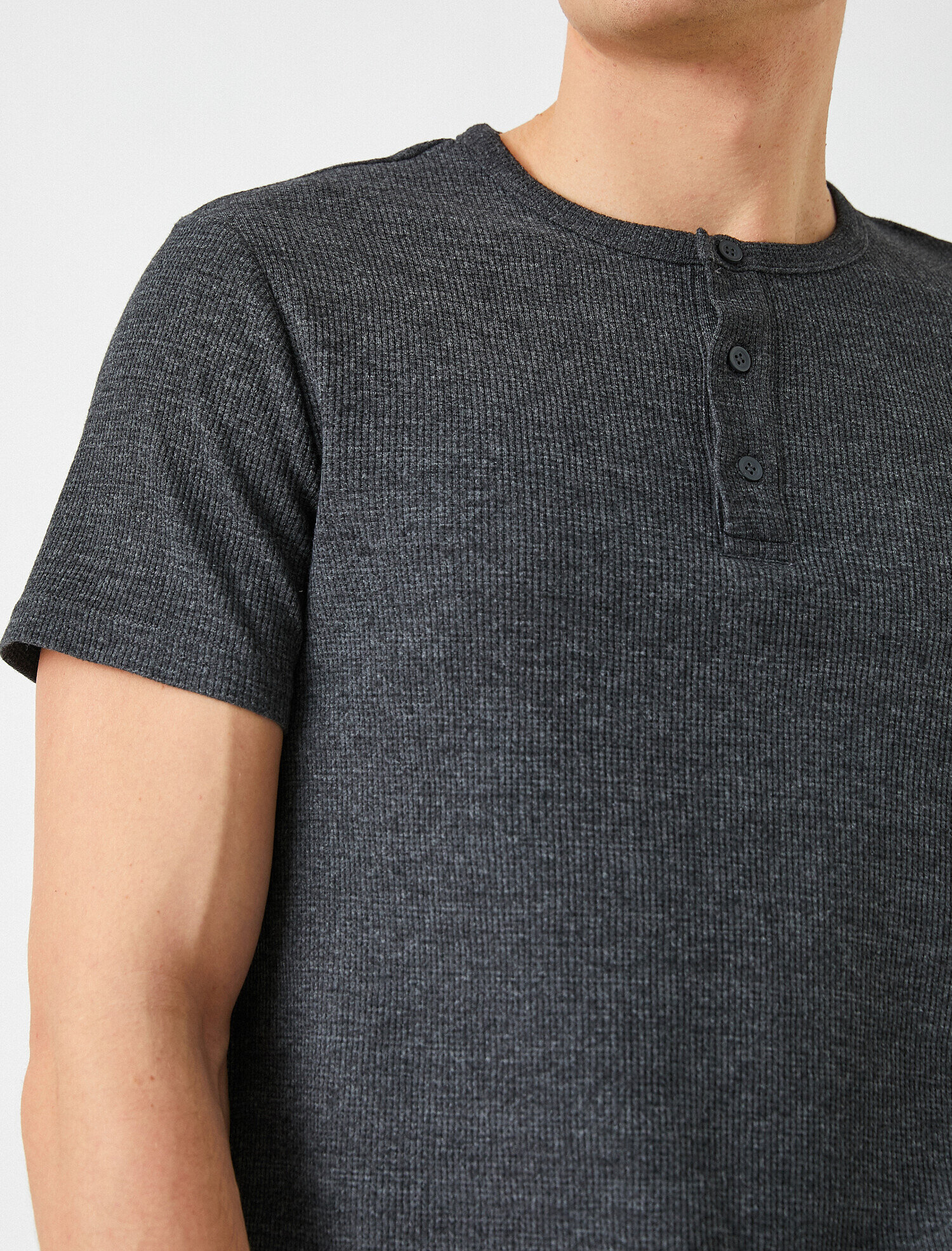   Basic Tişört Yakası Düğmeli Pike Kumaş