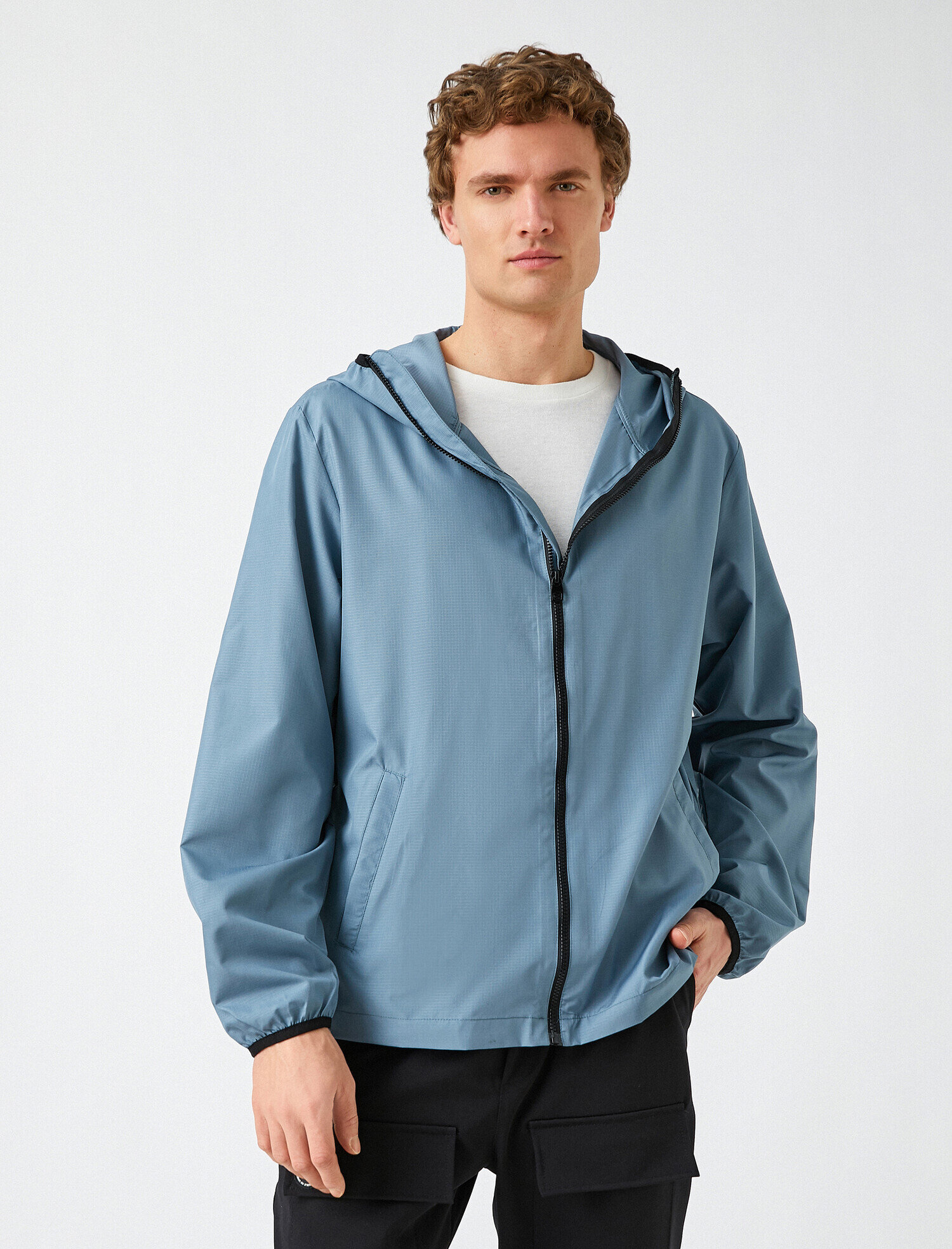   Kapşonlu Ceket Cep Detaylı