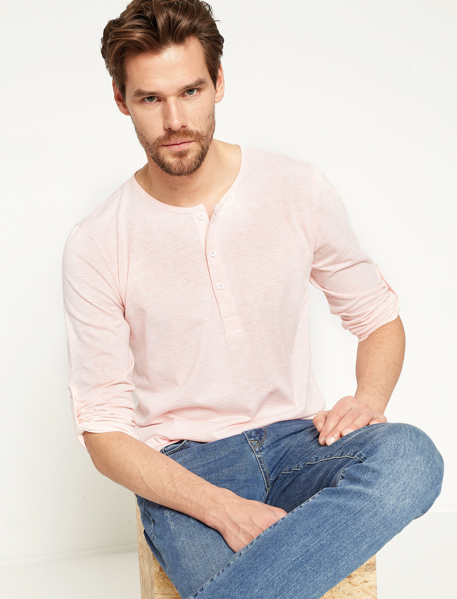   Düğme Detaylı Tişört