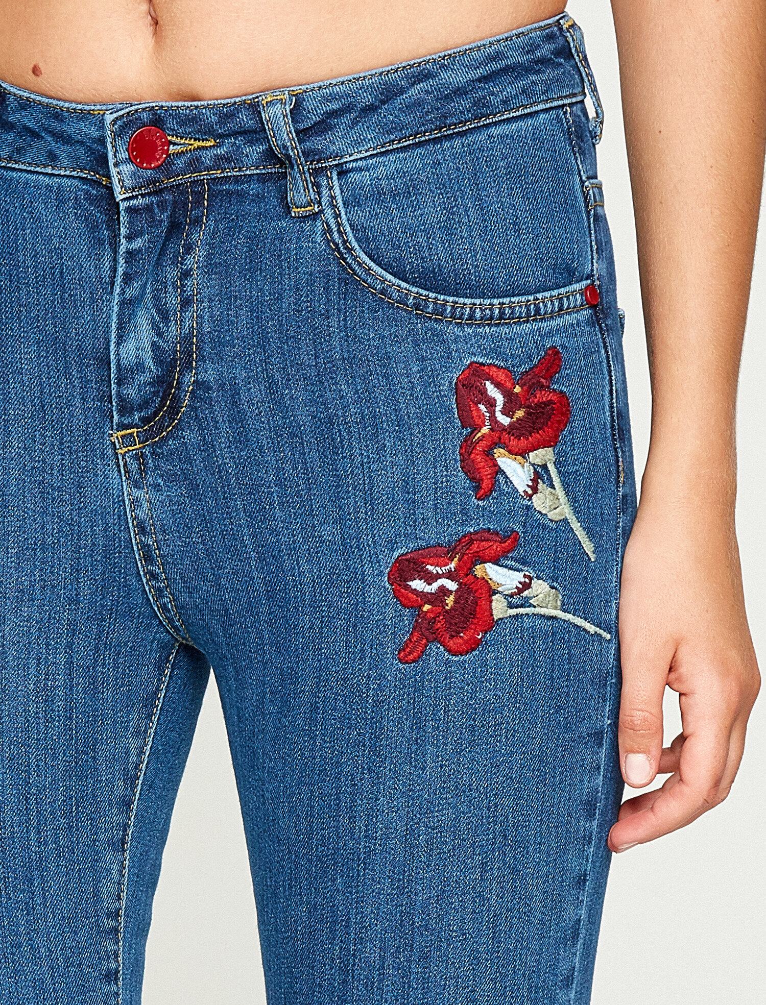   İşlemeli Jean Pantolon