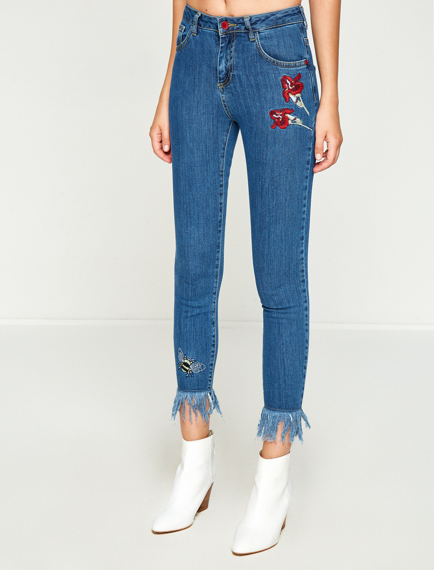   İşlemeli Jean Pantolon