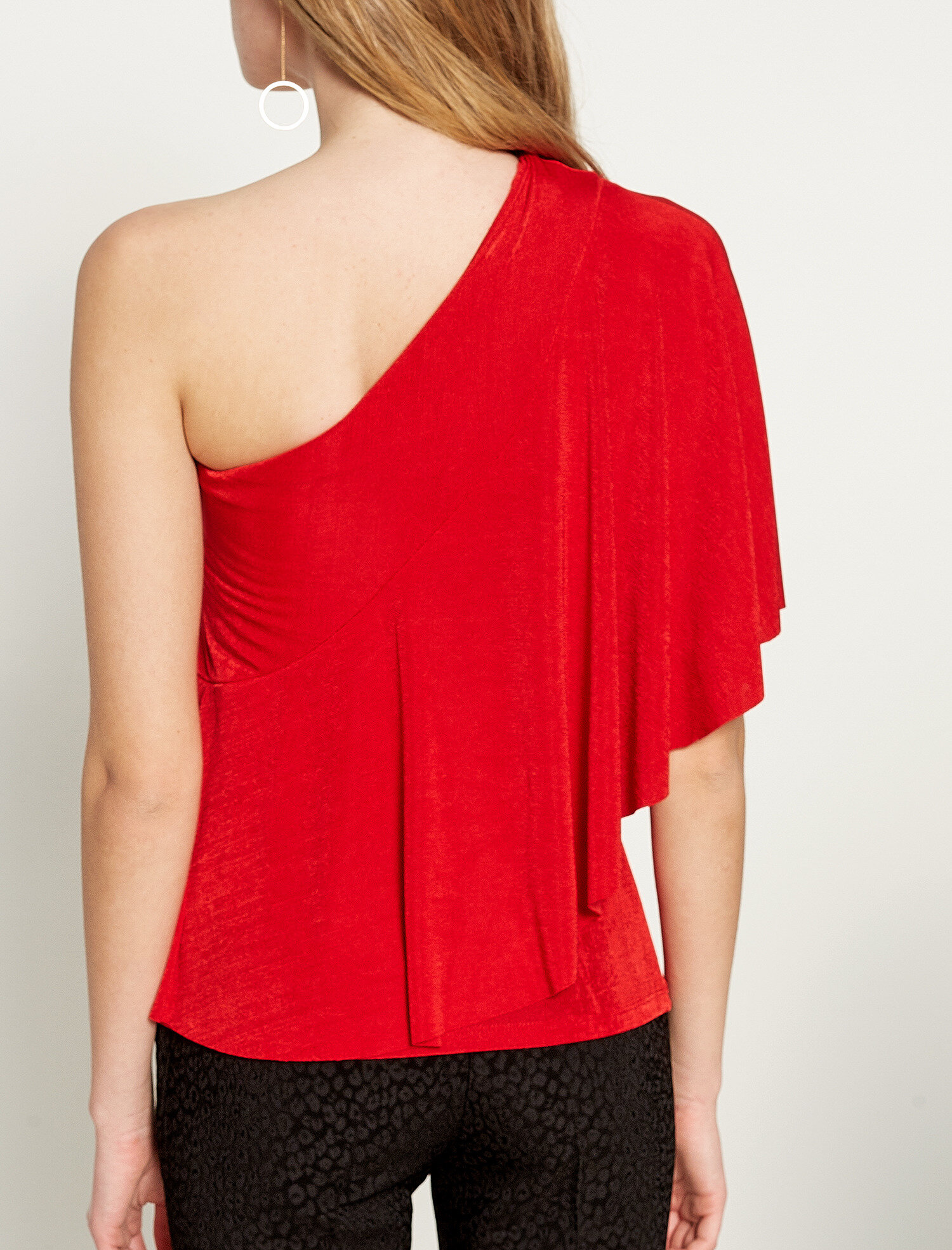   Fırfır Detaylı Tek Omuz Bluz