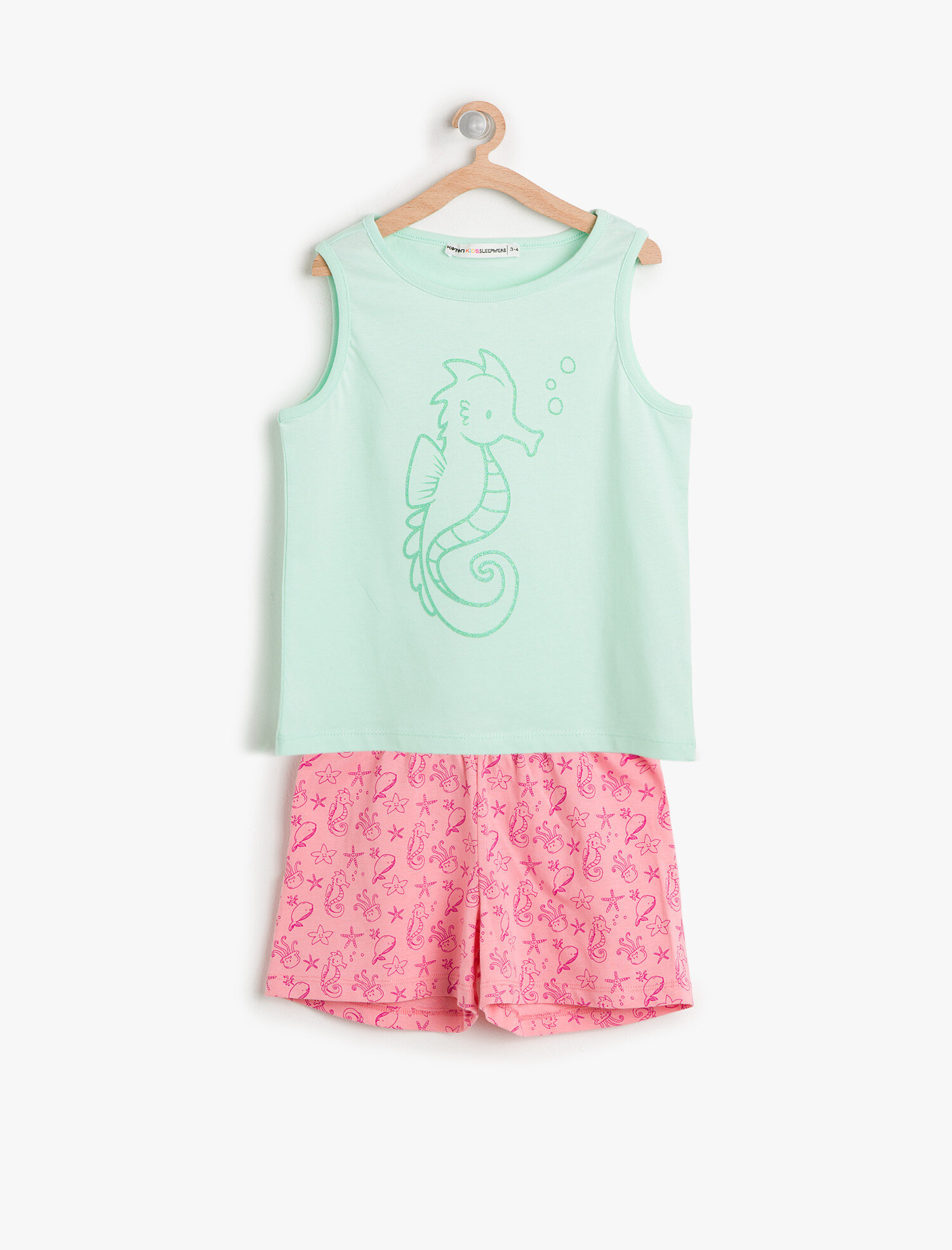  Kız Çocuk Desenli Pijama Takımı