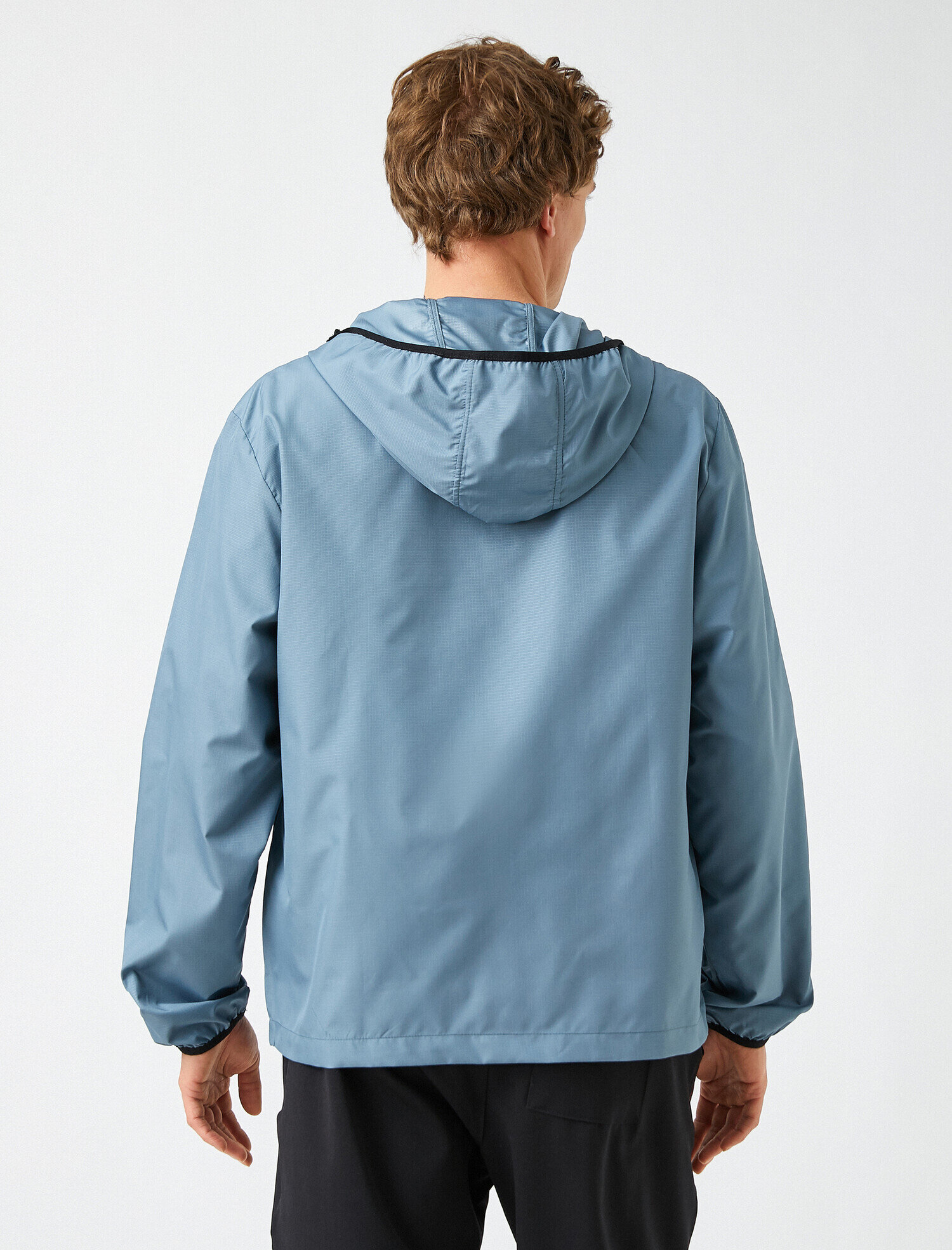   Kapşonlu Ceket Cep Detaylı