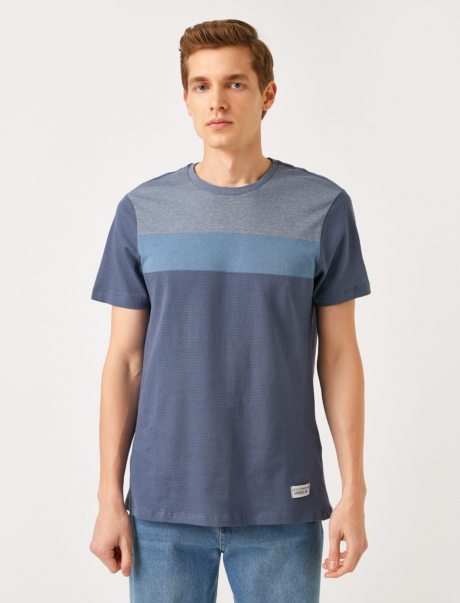   Slim Fit Dokulu Tişört