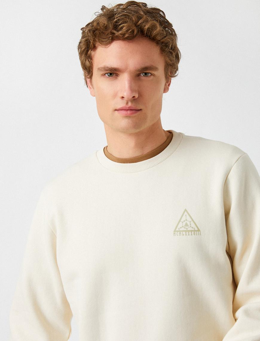   Minimal İşlemeli Sweatshirt