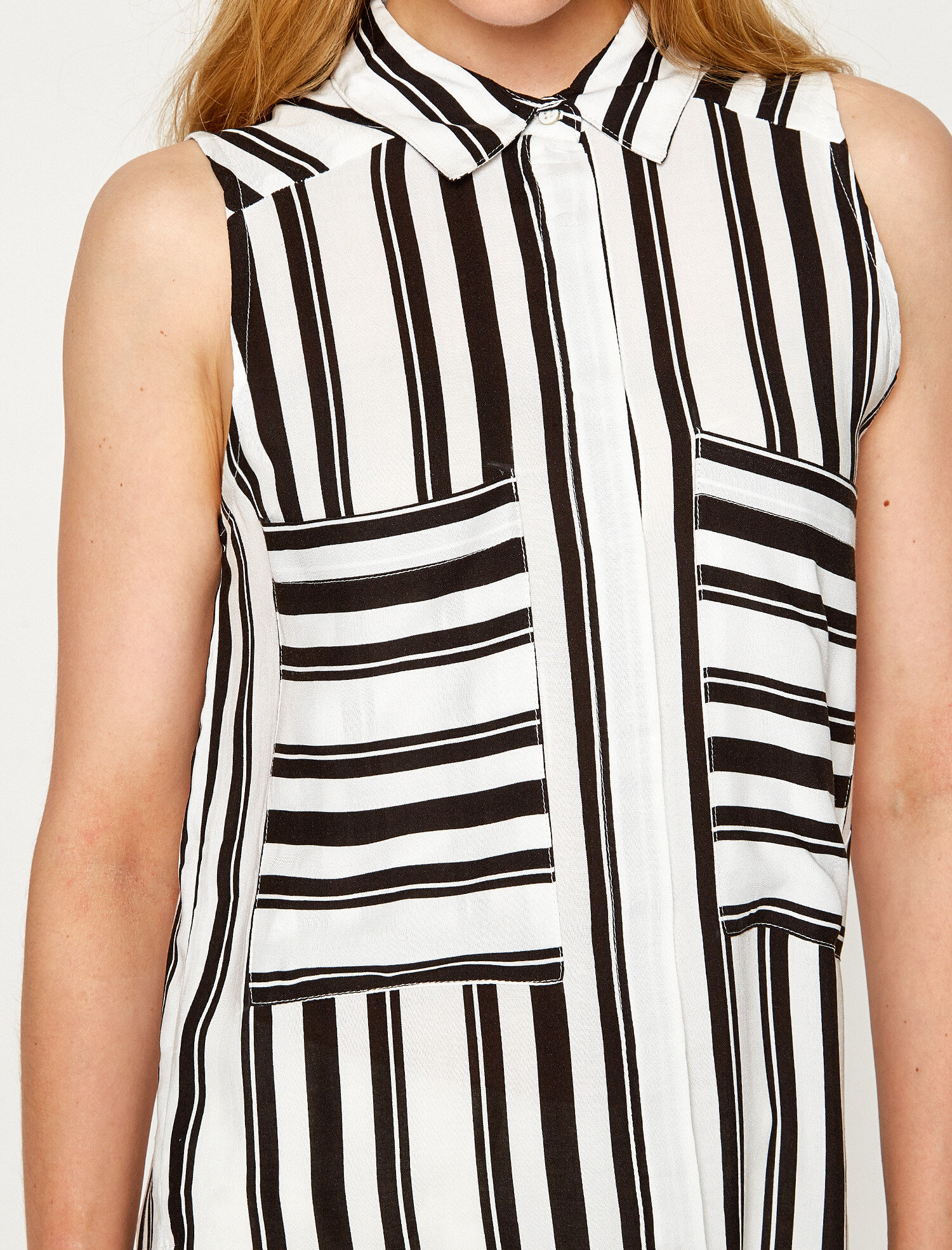 Yırtmaçlı Kolsuz Cepli Tunik Gömlek