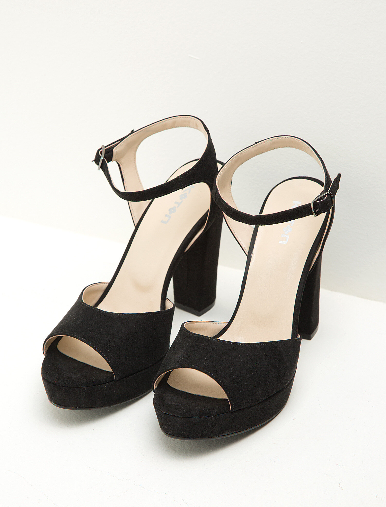  Kadın Topuklu Ayakkabı