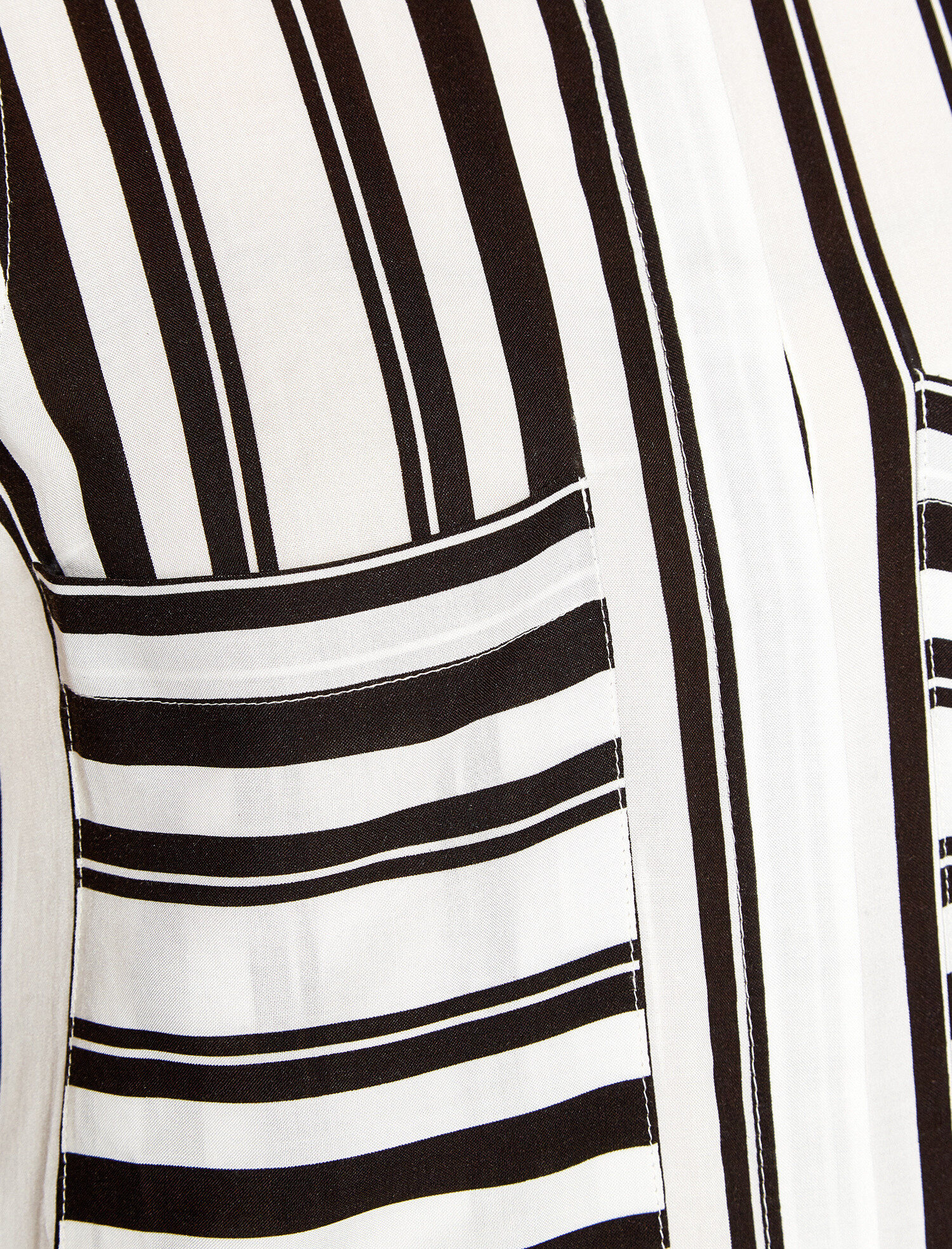 Yırtmaçlı Kolsuz Cepli Tunik Gömlek