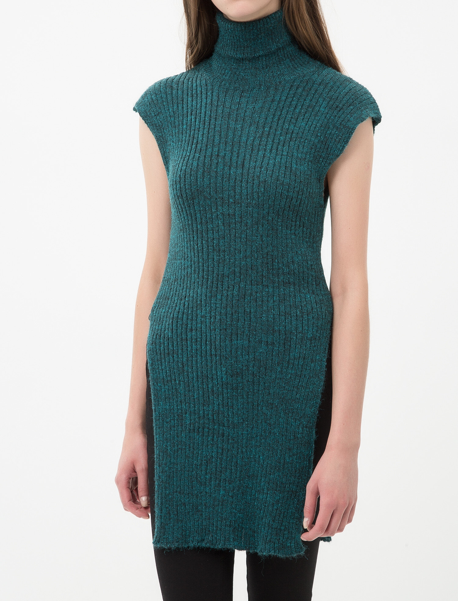   Yırtmaç Detaylı Triko Kazak