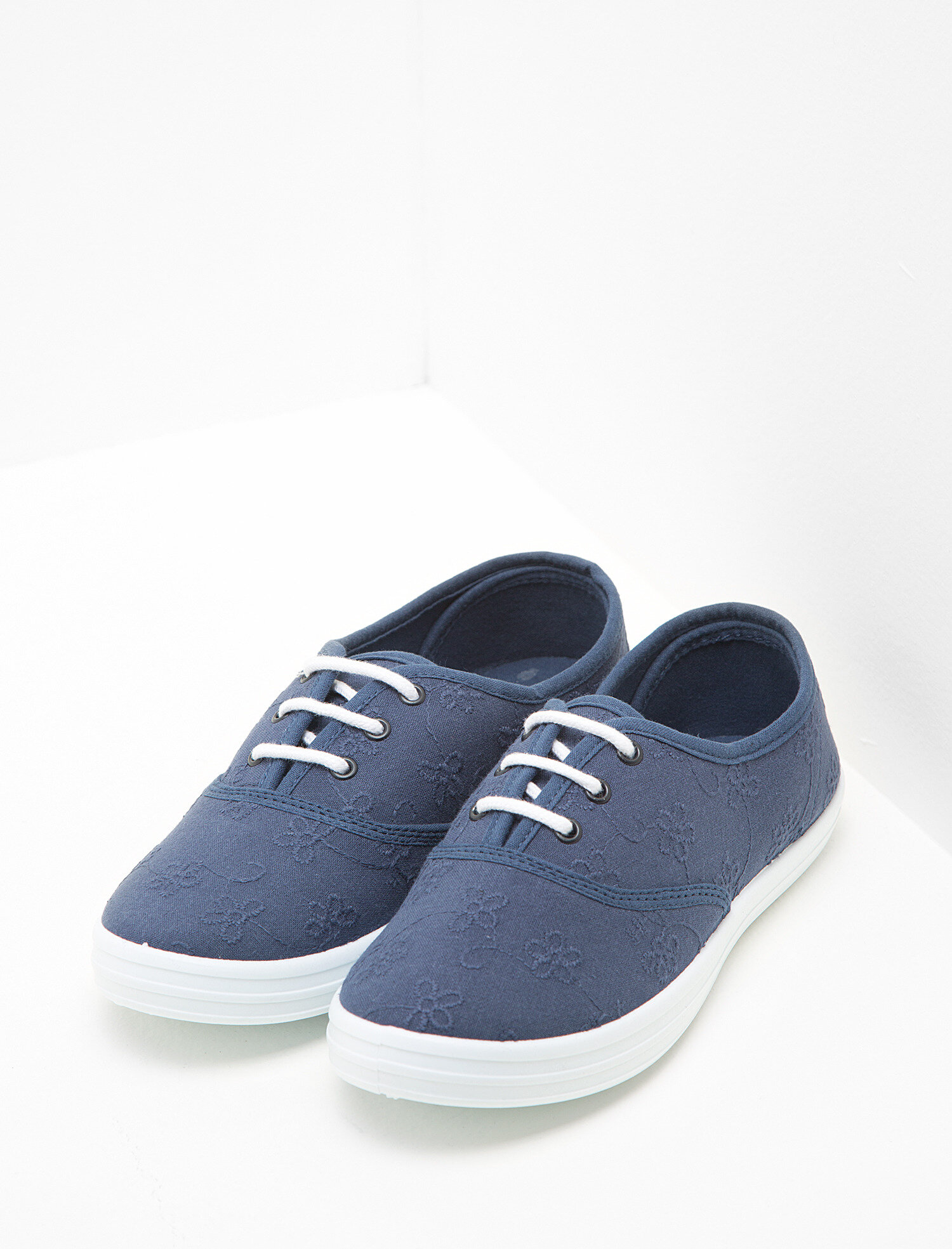  Kadın Bağcıklı Ayakkabı