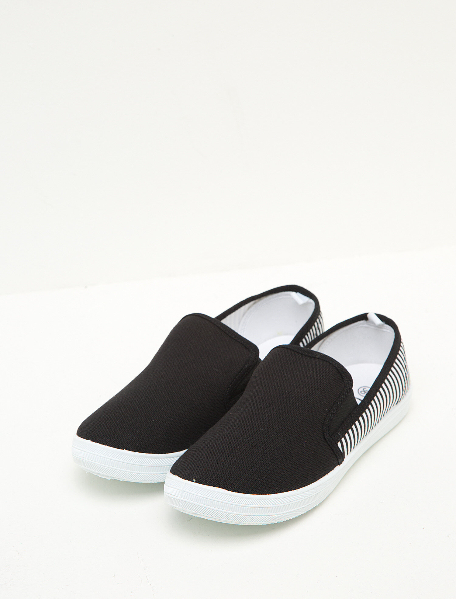  Kadın Bağcıksız Ayakkabı