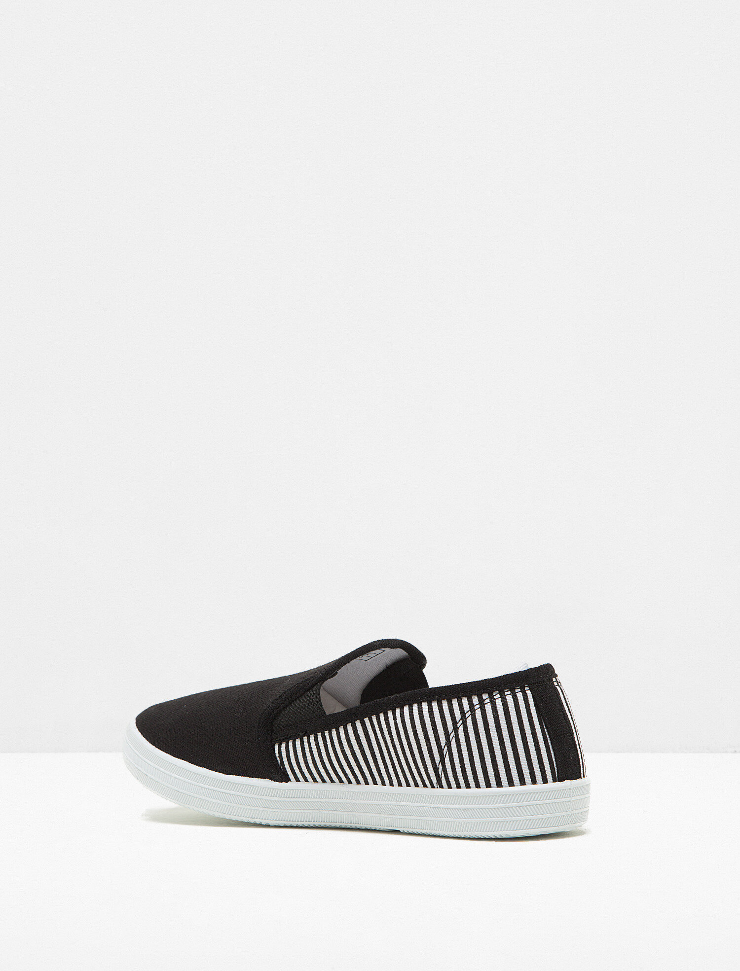  Kadın Bağcıksız Ayakkabı