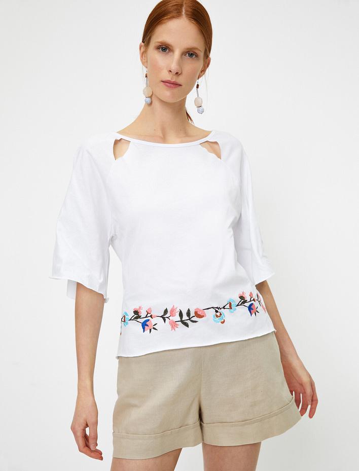  İşlemeli Tişört