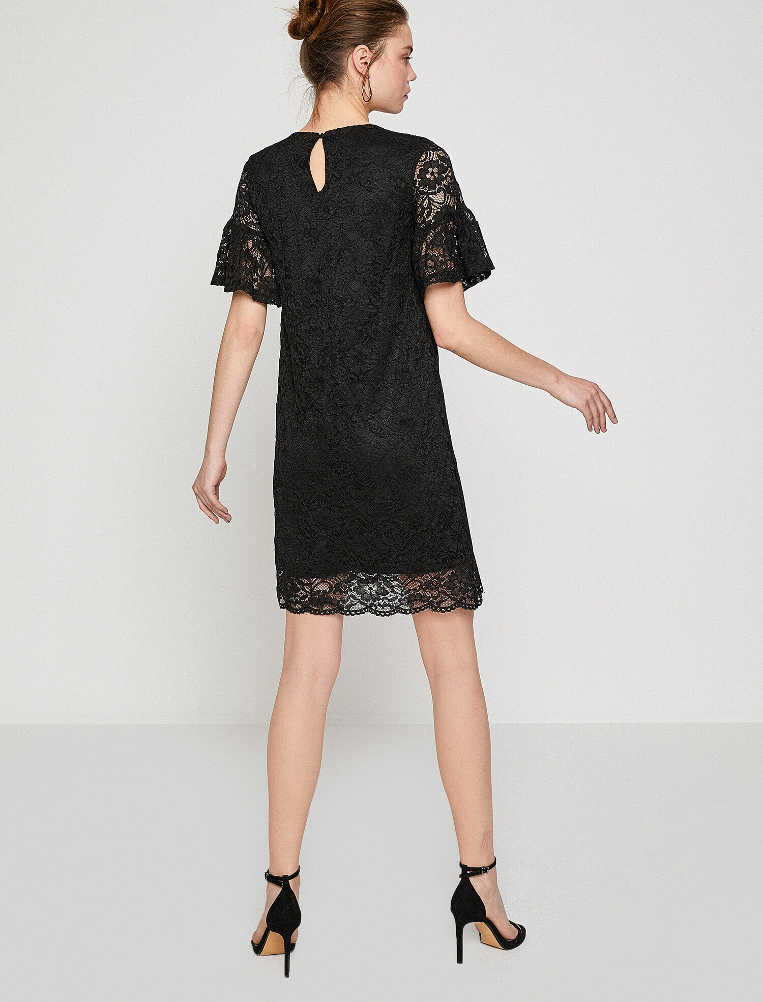   Dantel Detaylı Elbise