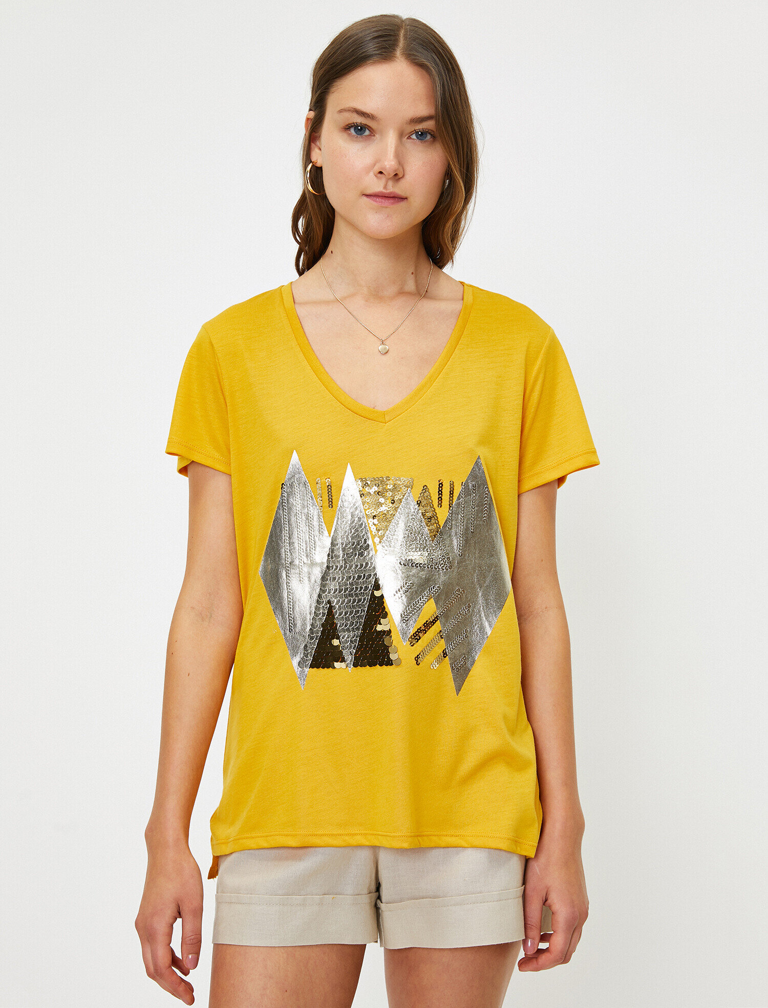   Pul Payet Detaylı Tişört