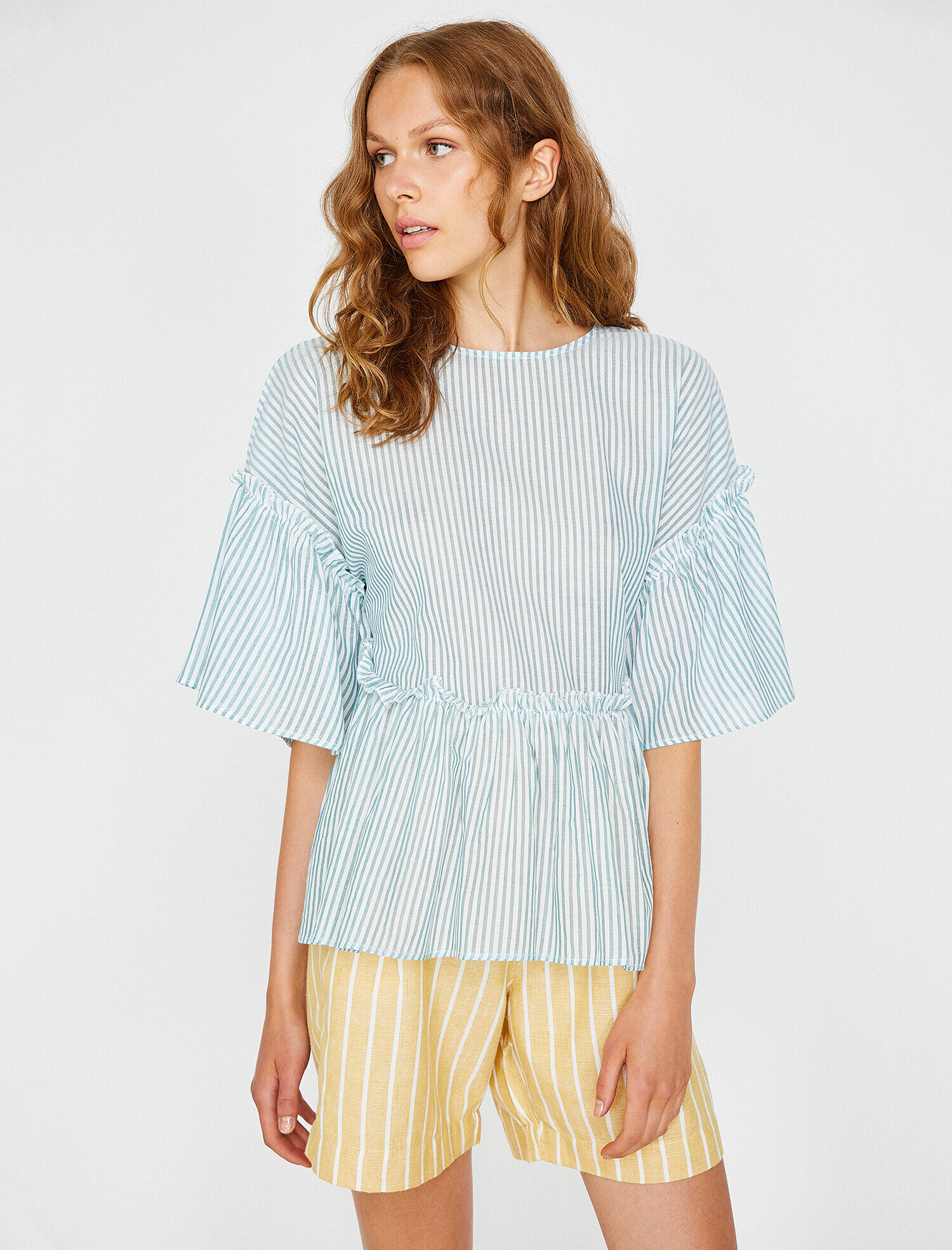   Volanlı Bluz Kısa Kollu