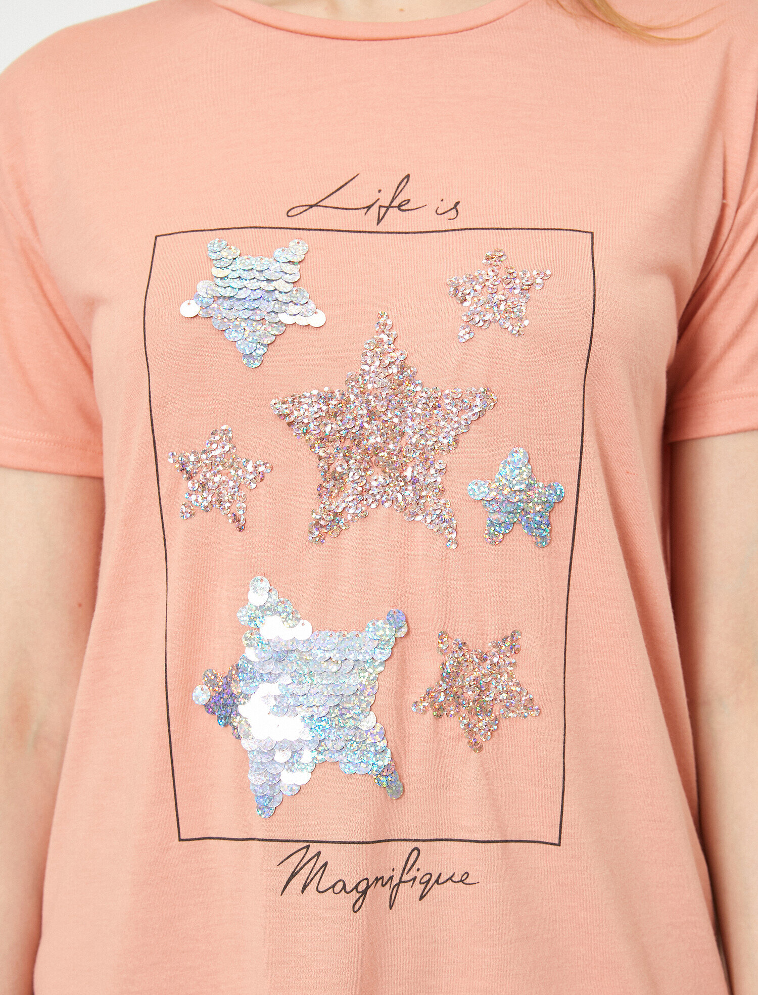   Yıldız Pul Payet Detaylı Geniş Kalıp Bisiklet Yaka Tişört