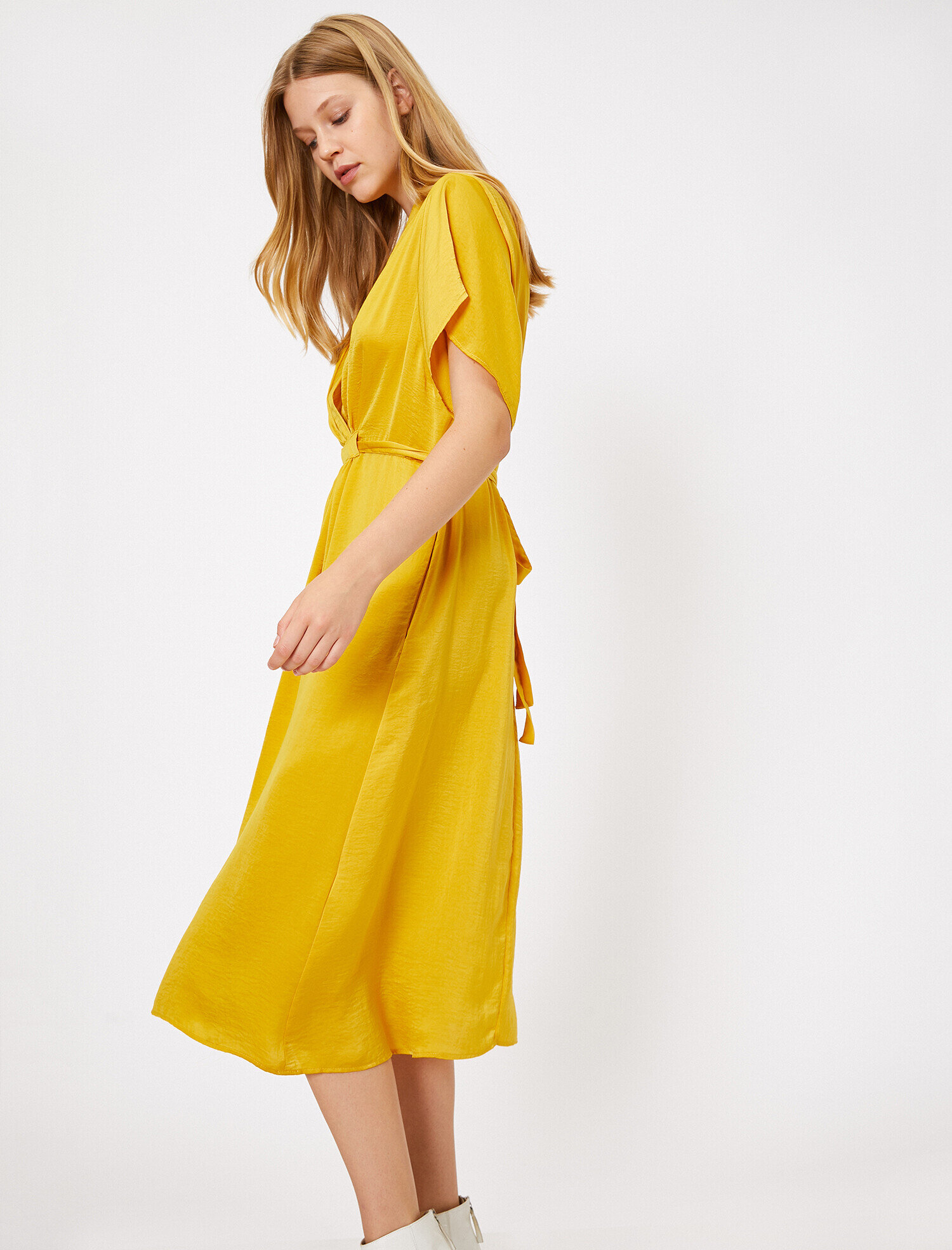   Beli Bağlamalı Elbise