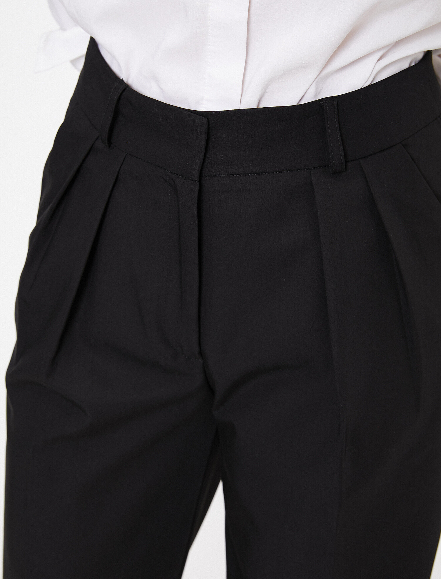 Cep Detaylı Pantolon