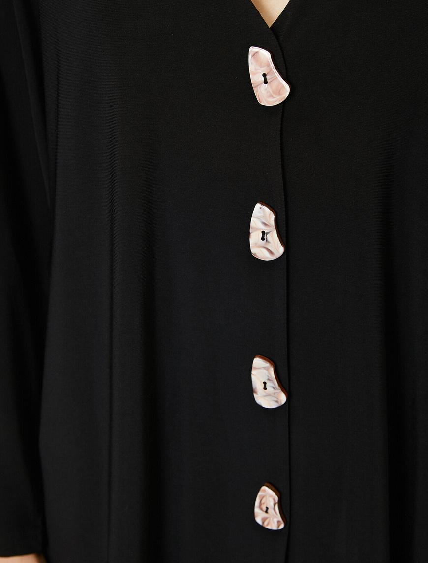   Düğme Detaylı T-Shirt