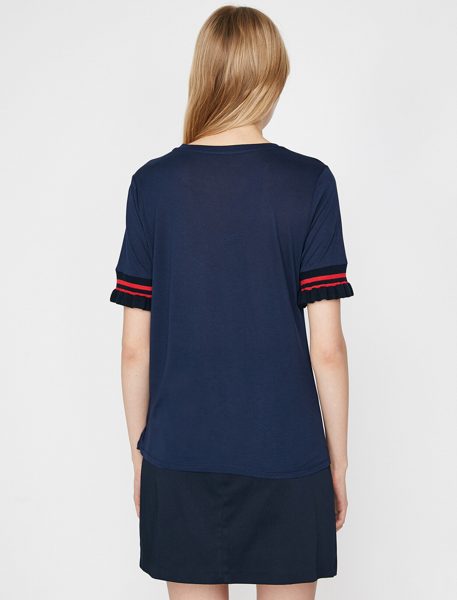   Kol Detaylı Tişört