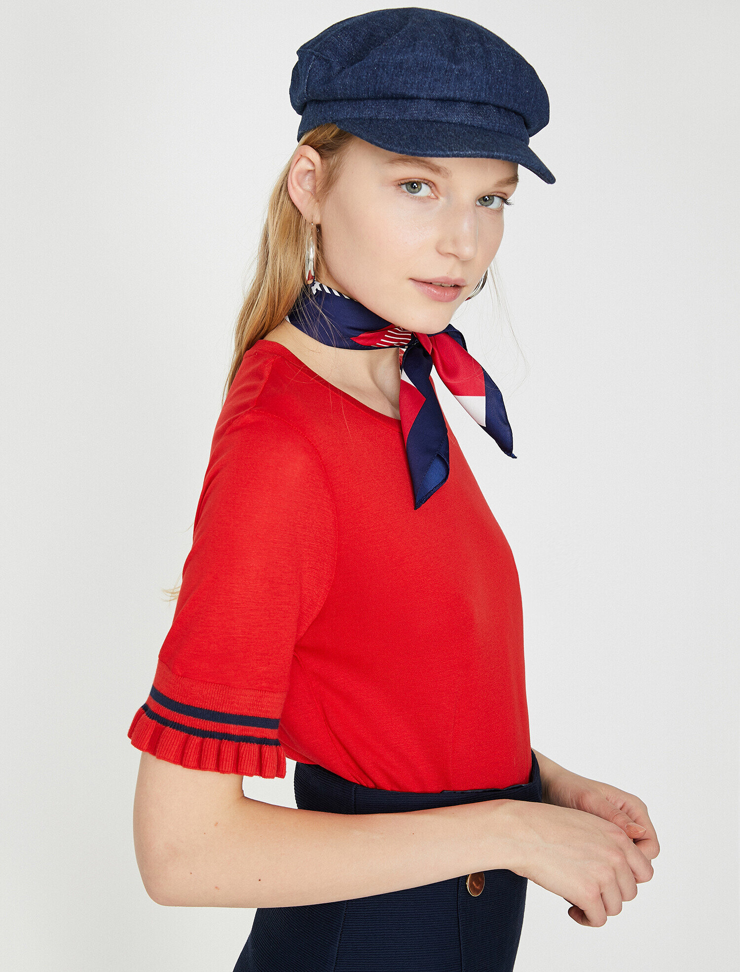   Kol Detaylı Tişört