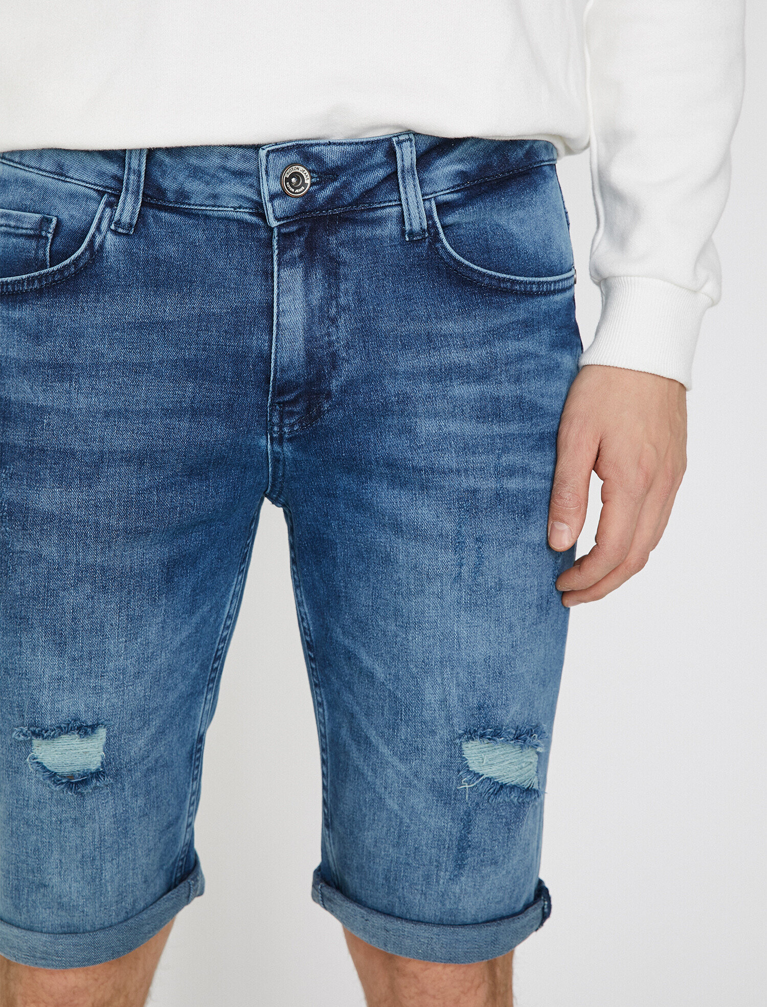   Eskitilmiş Kot Şort