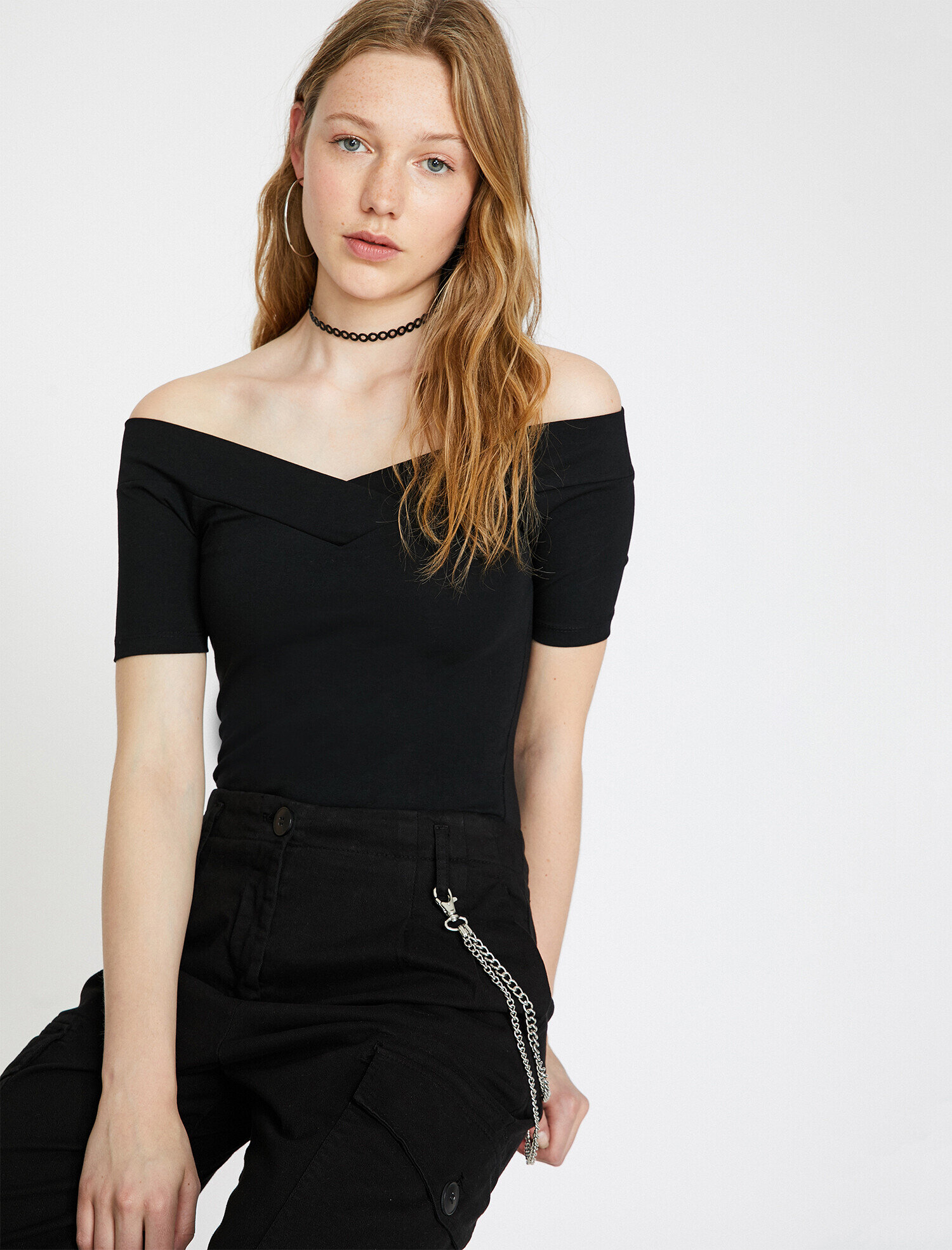   Omzu Açık Tişört