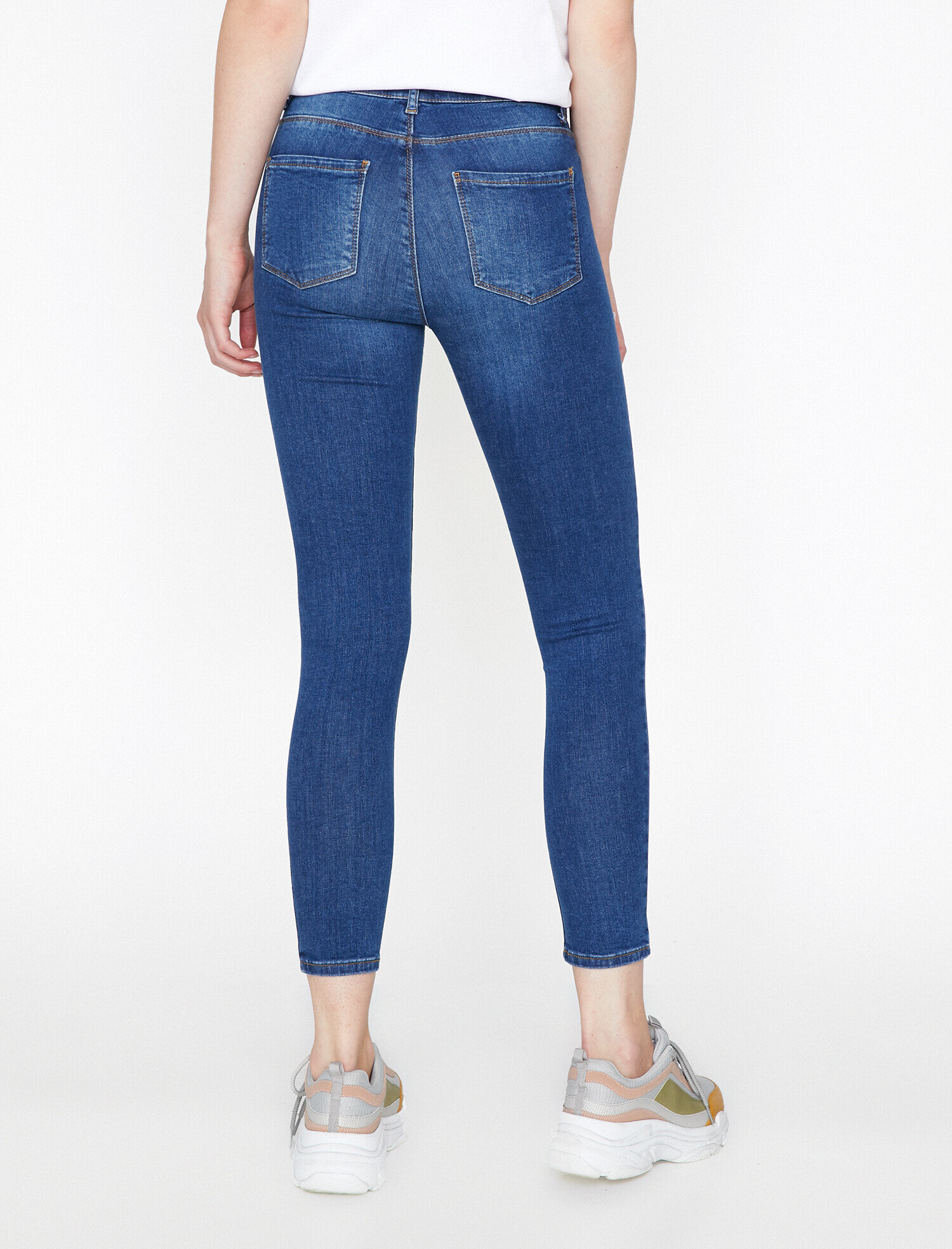   Carmen Jean Pantolon