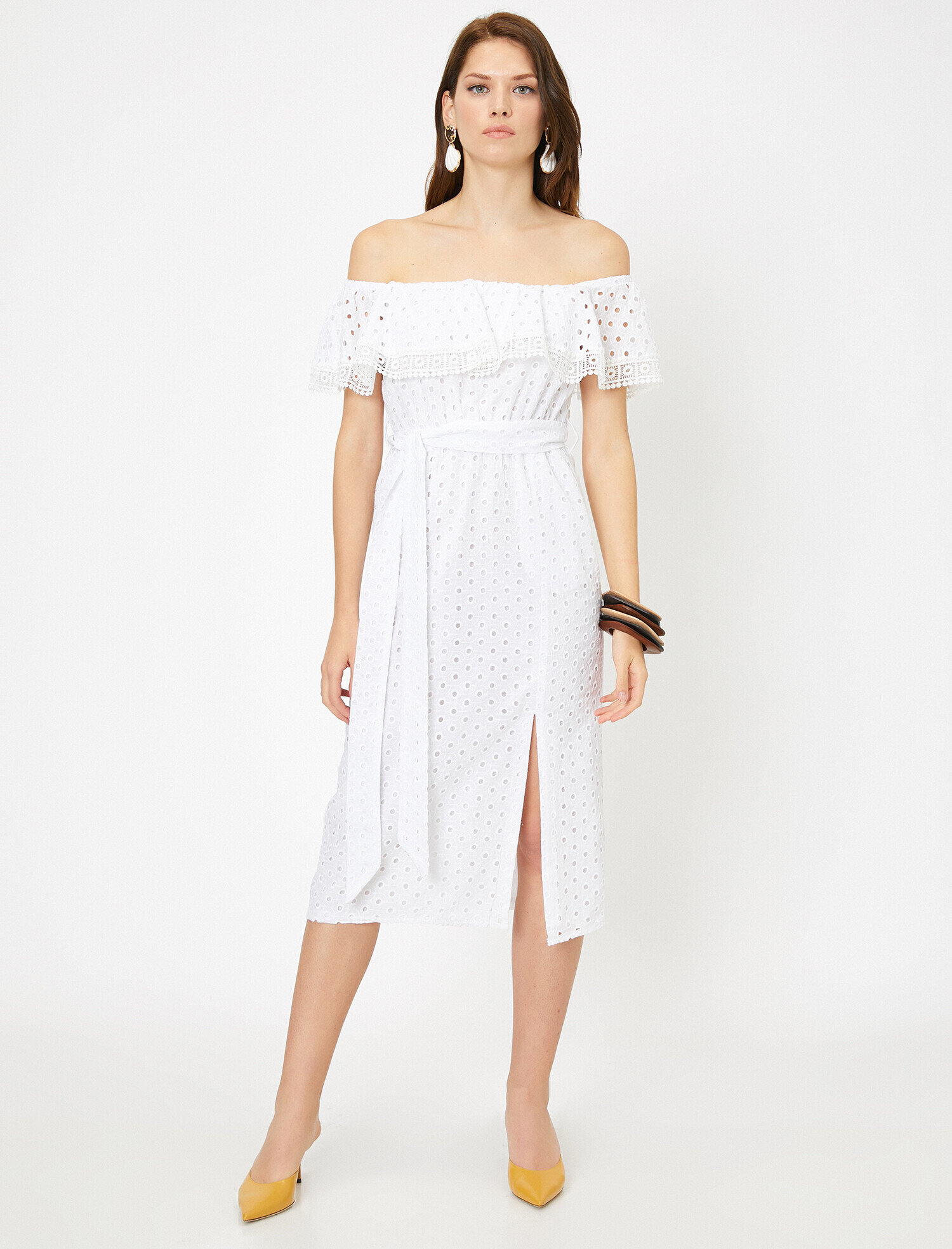   Omzu Açık Kısa Kollu Beli Bağlamalı Midi Dantel Detaylı Elbise