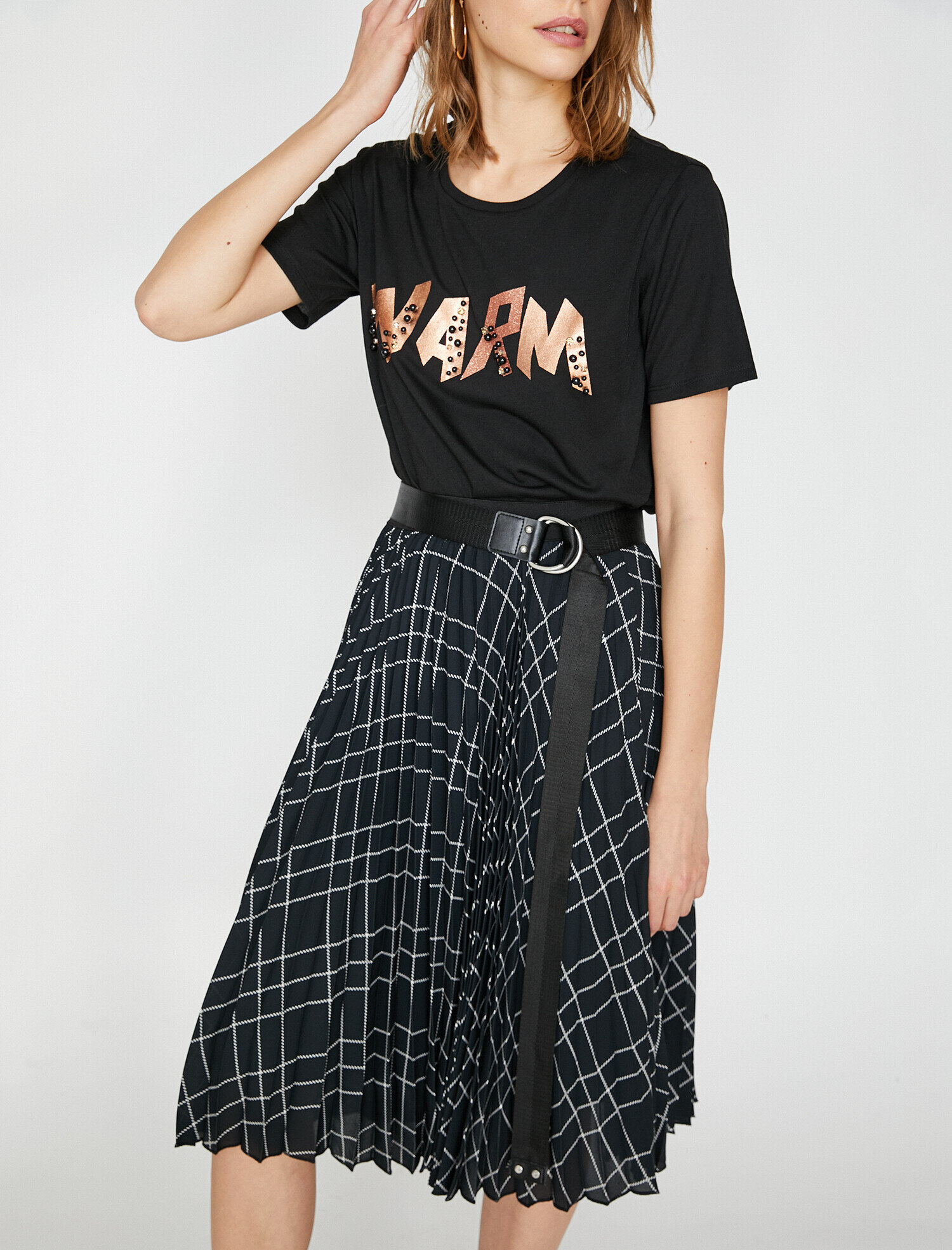   İnci Detaylı Tişört