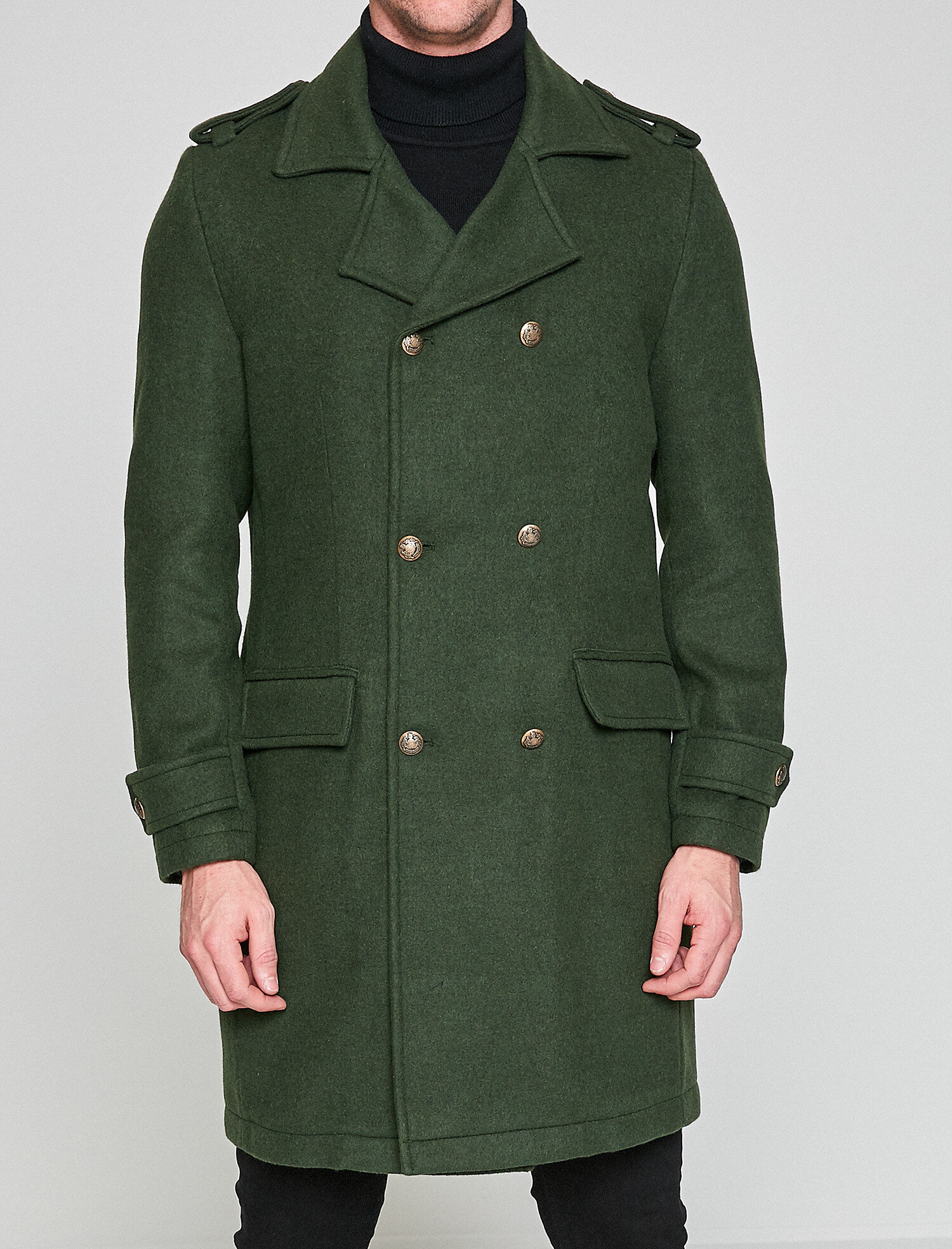   Düğme Detaylı Kaban