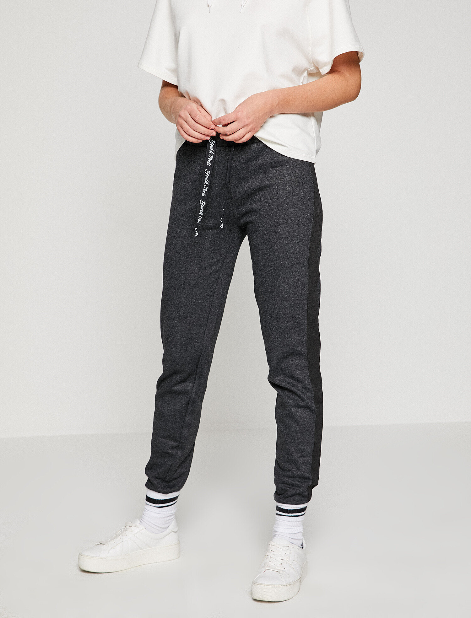   Şeritli Eşofman Altı